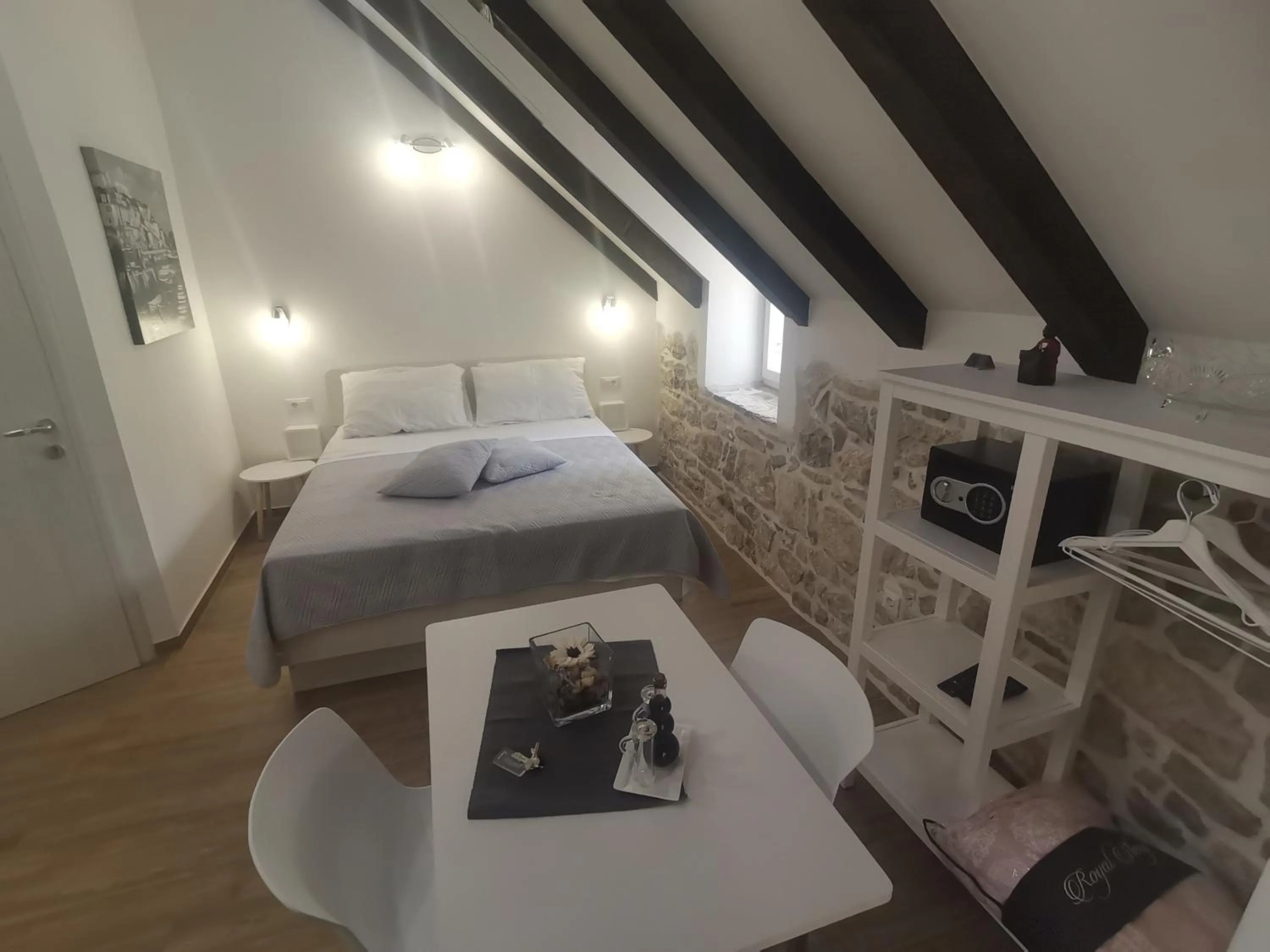 Bed in Bepo studio collection