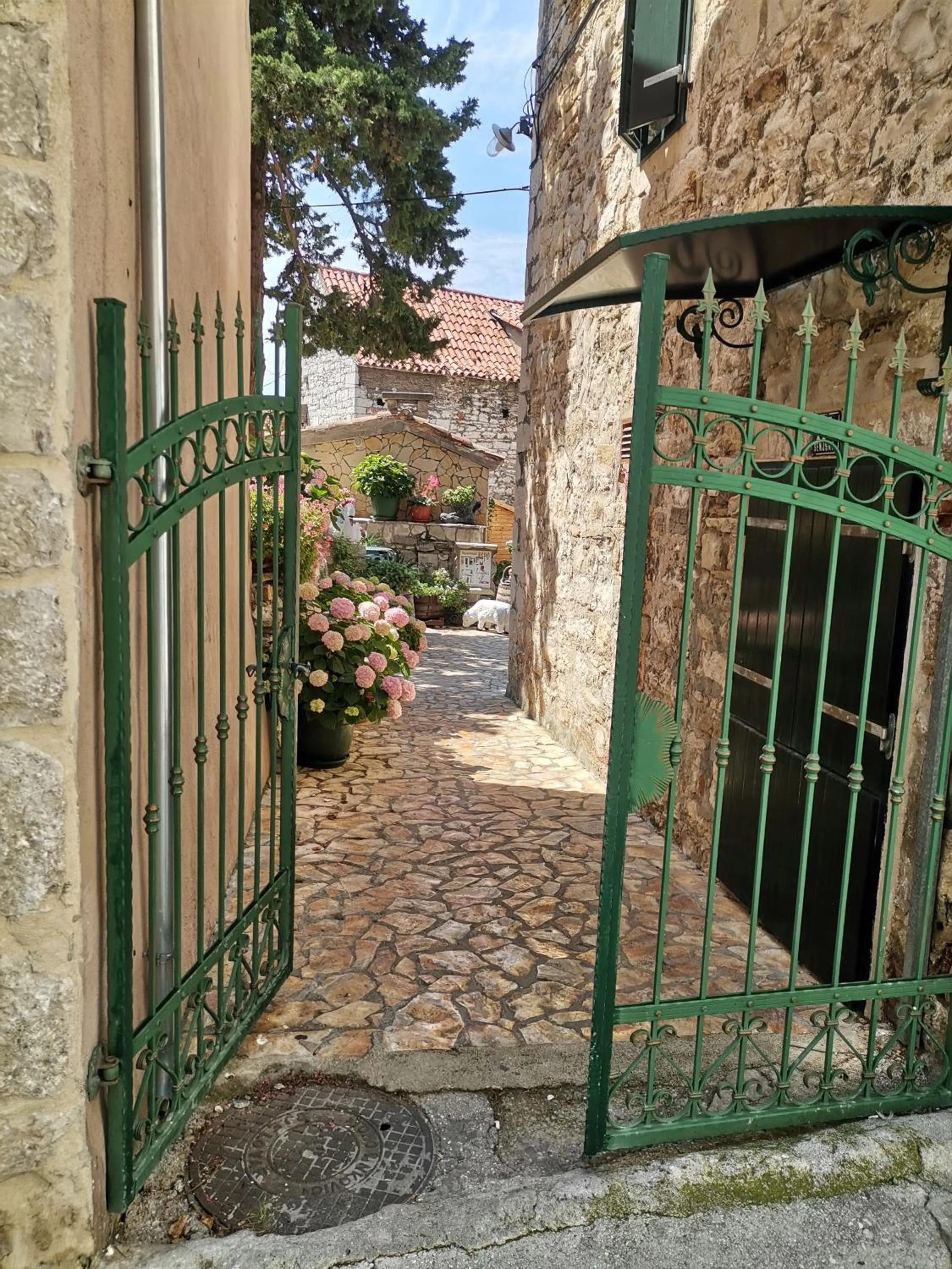 Facade/entrance in Bepo studio collection