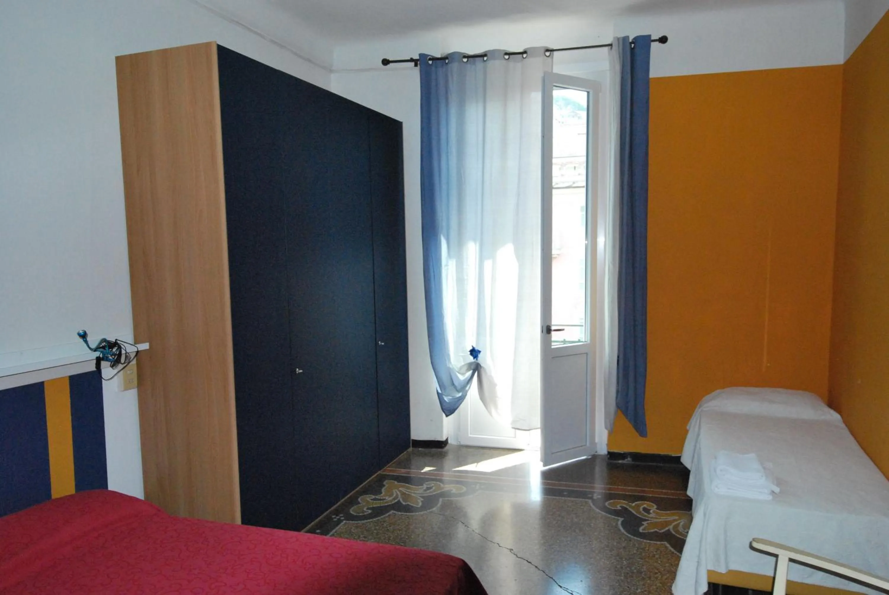 Day, Bed in Albergo La Vela