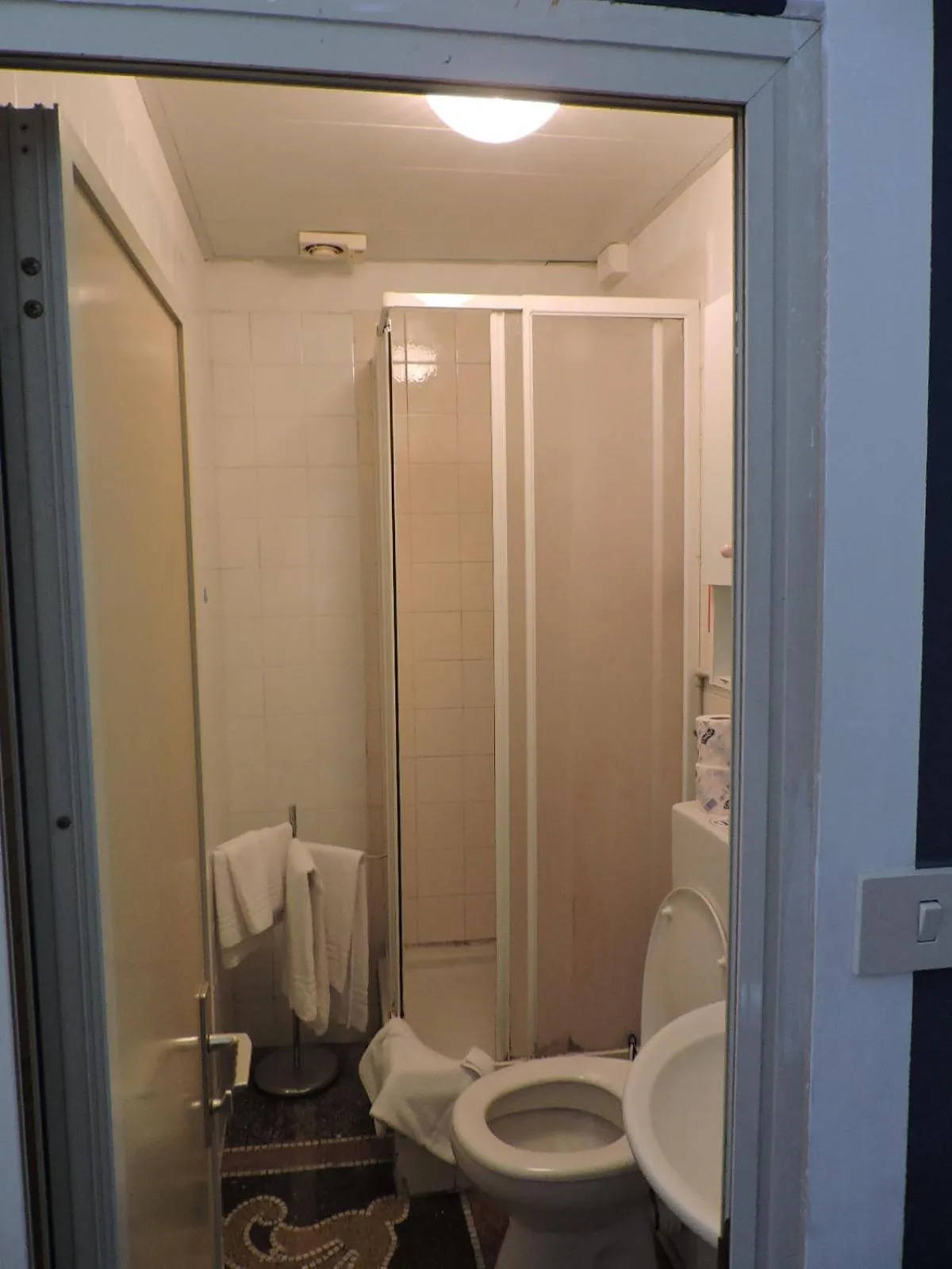 Toilet in Albergo La Vela