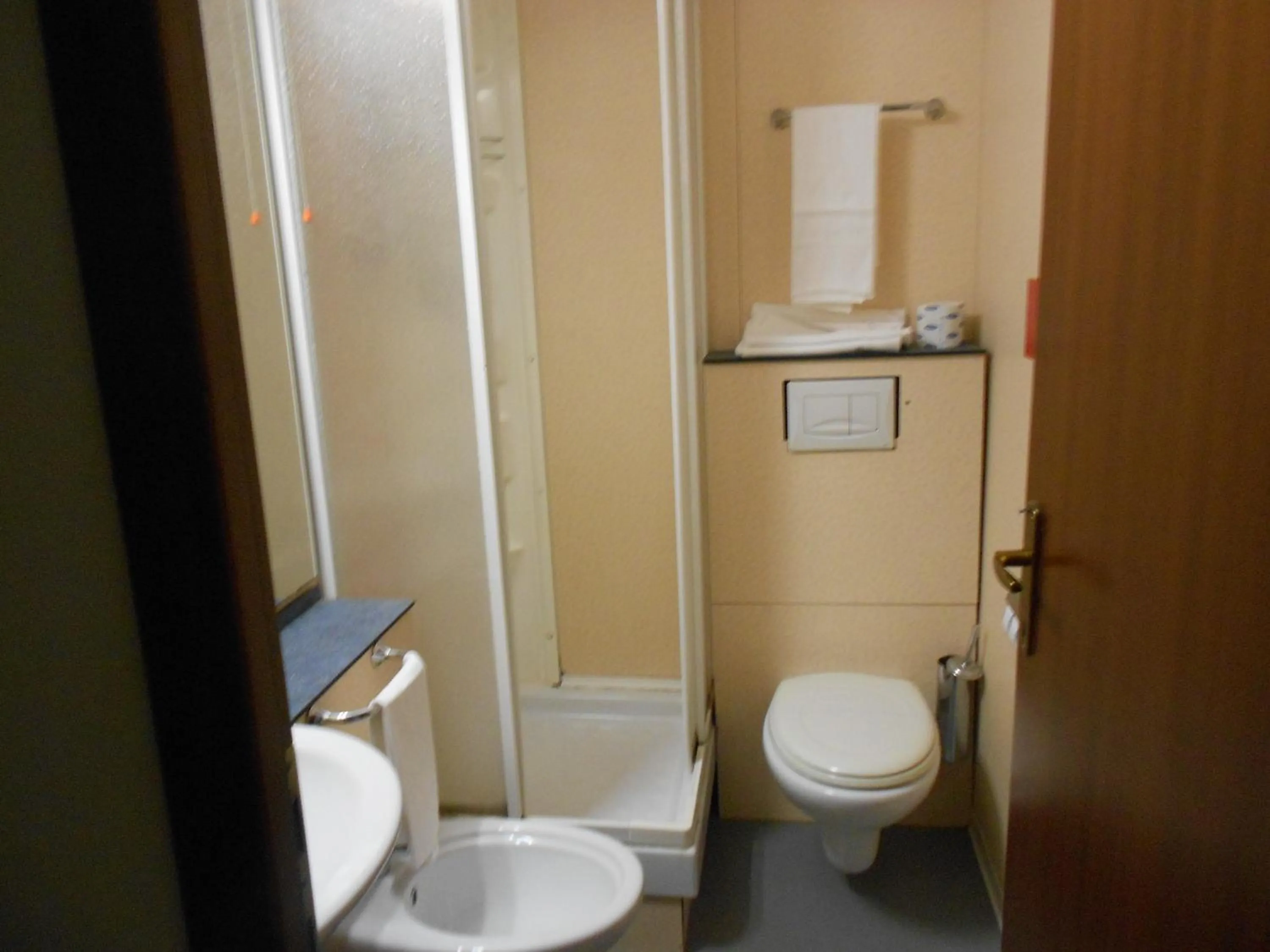 Bathroom in Albergo La Vela