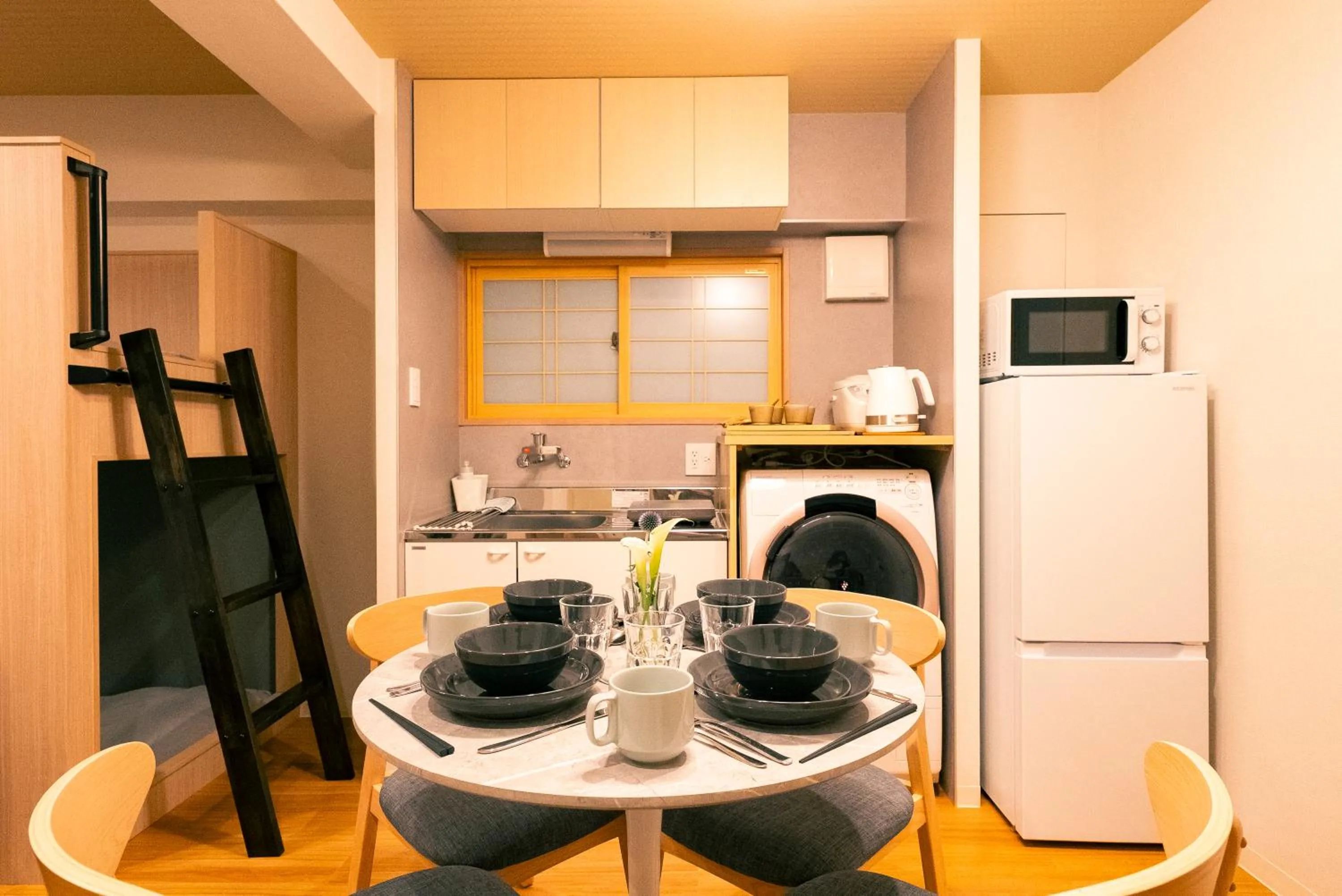 Dining area in Yokohama Classic Apartment