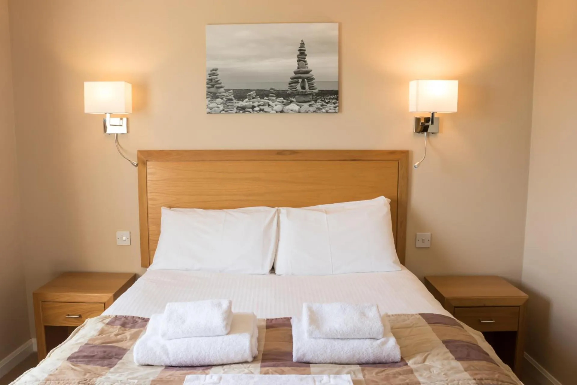 Bedroom, Bed in Purdy Lodge