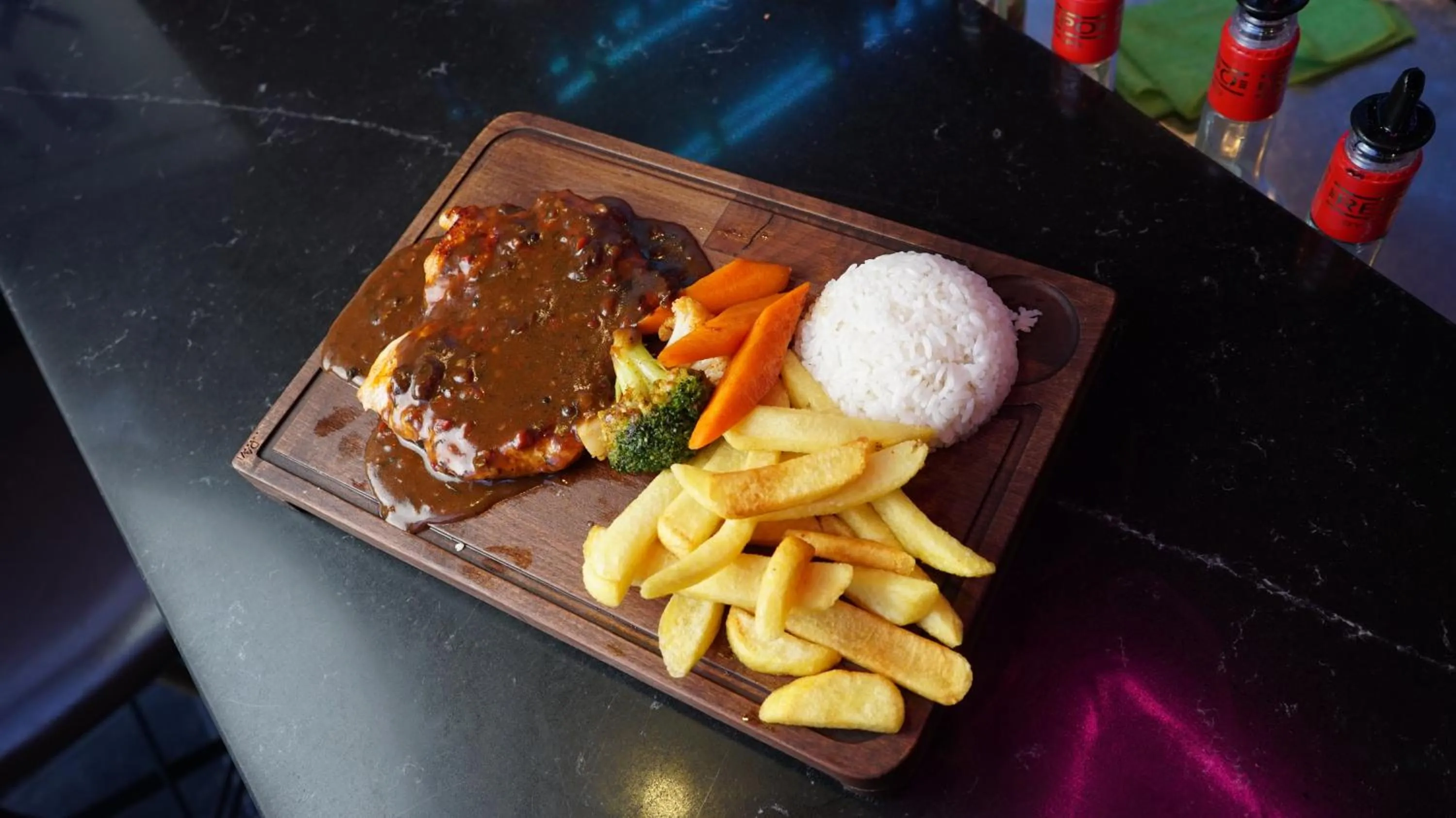 Food and drinks in Cle Beach Boutique Hotel