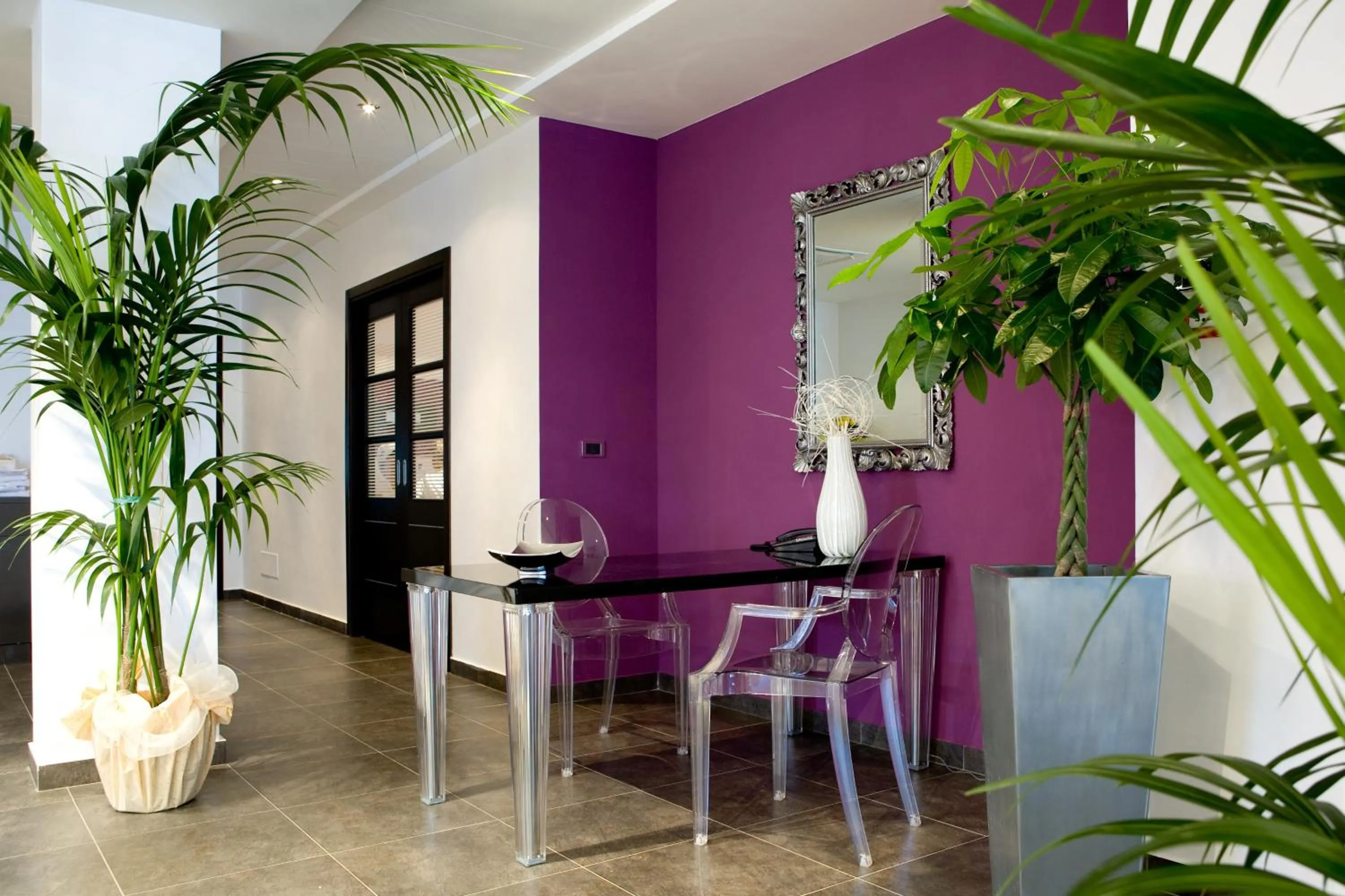 Restaurant/places to eat in Hotel Napoleon