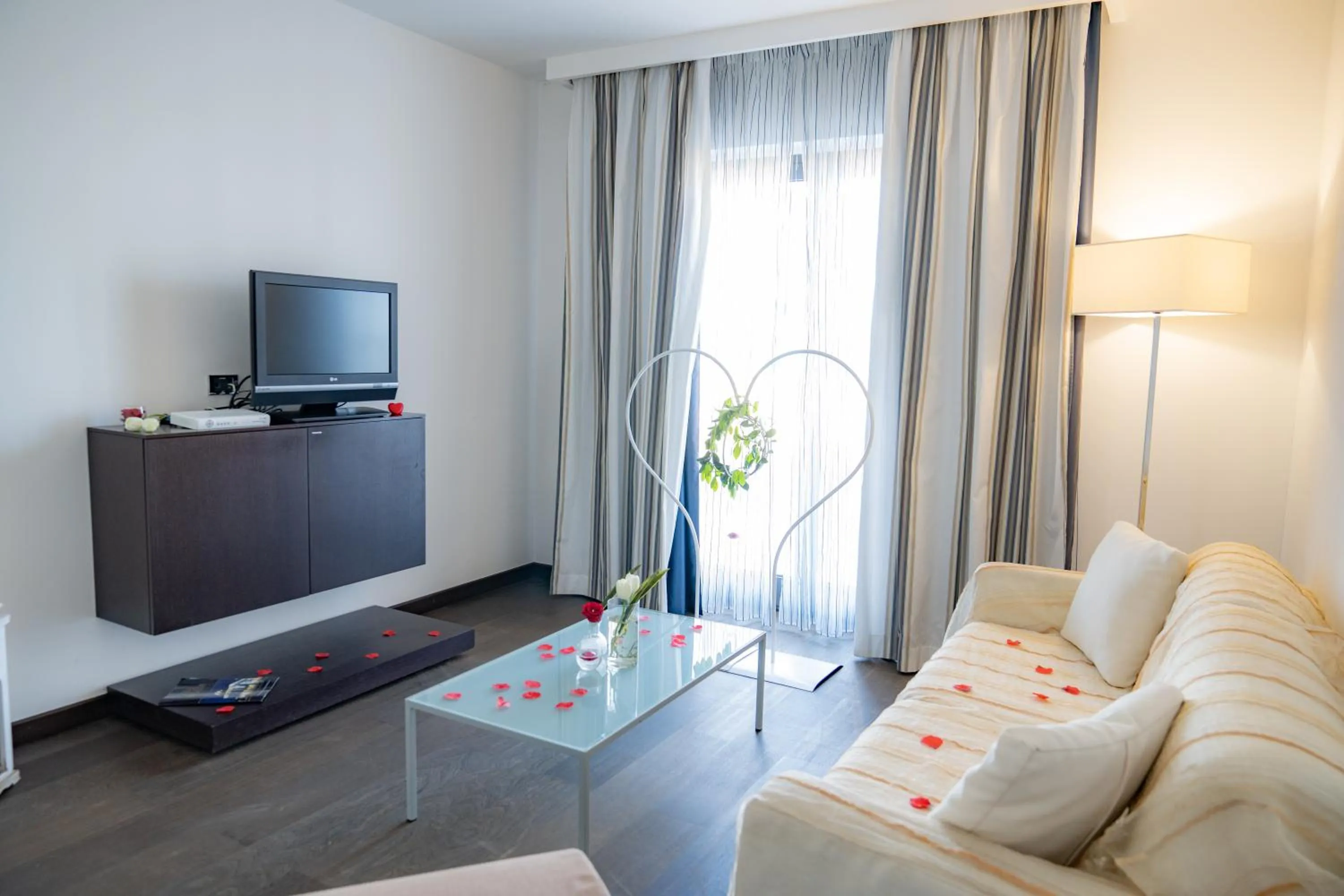 Living room, Bed in Hotel Napoleon