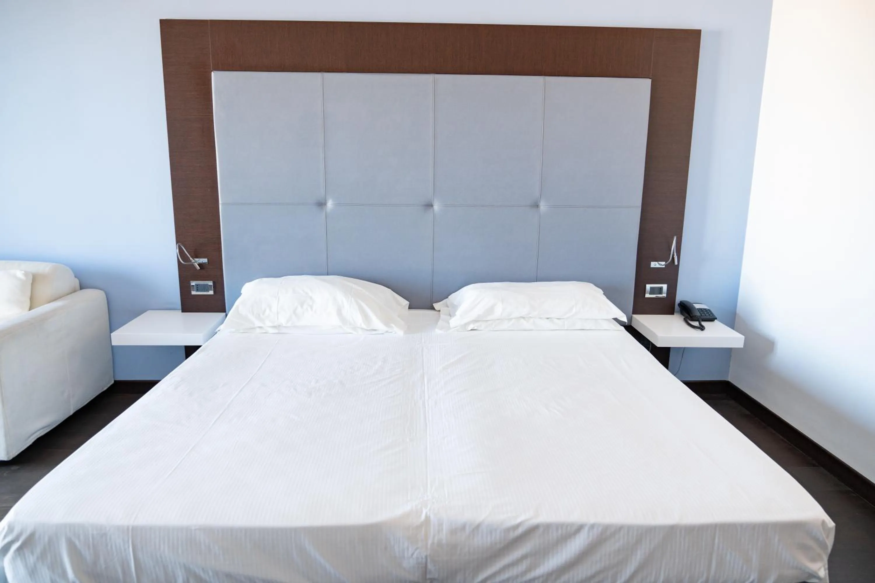 Bedroom, Bed in Hotel Napoleon