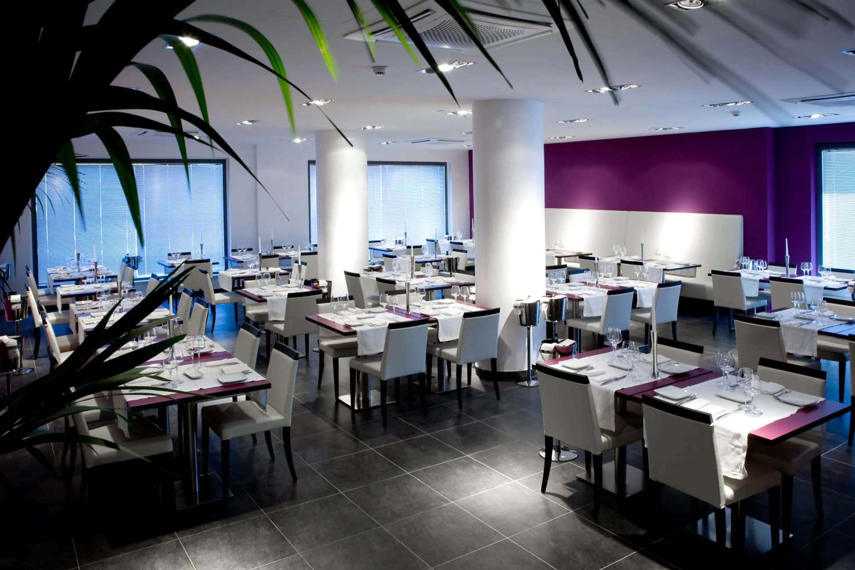 Restaurant/places to eat in Hotel Napoleon