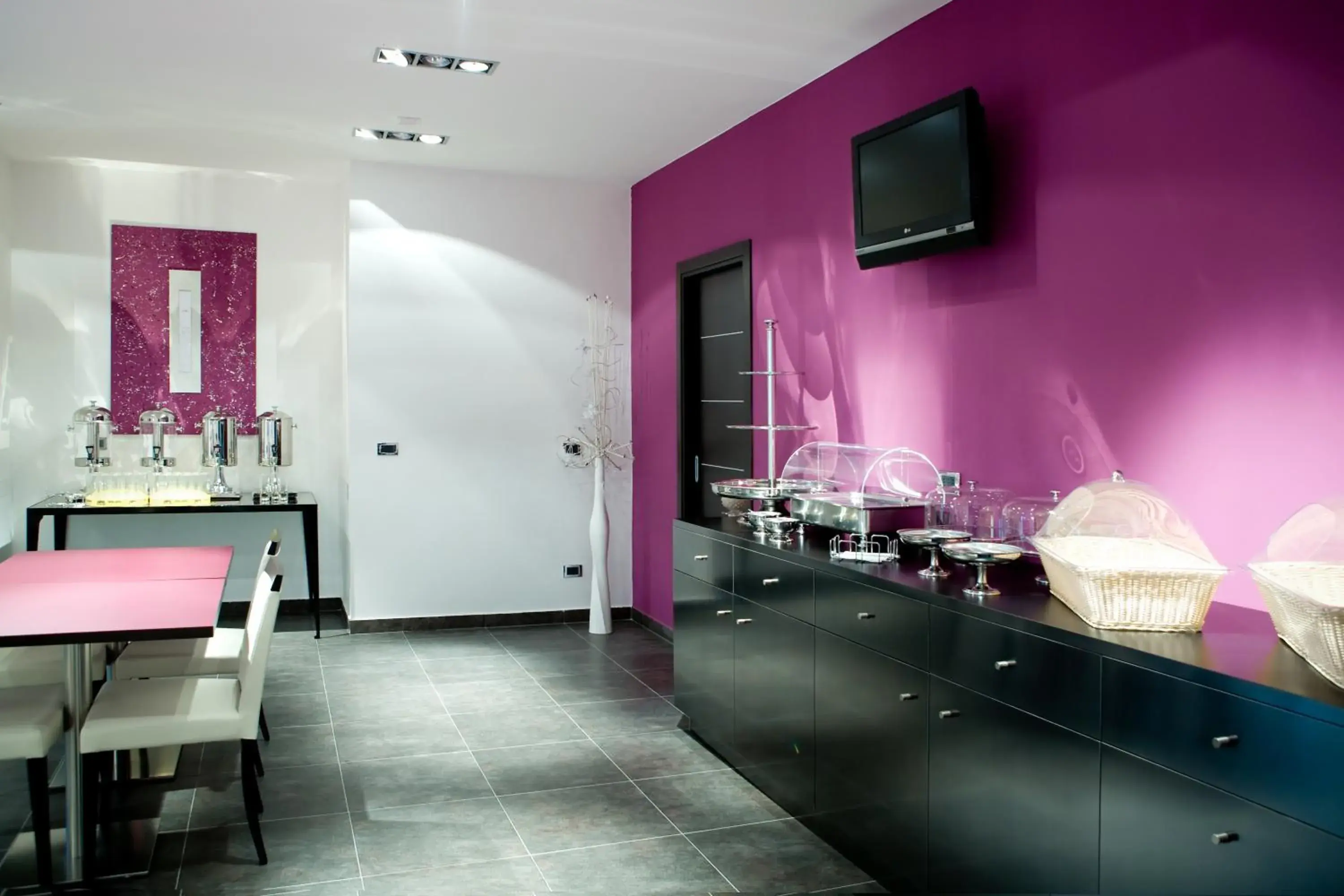 Restaurant/places to eat in Hotel Napoleon Restaurant/places to eat in Hotel Napoleon