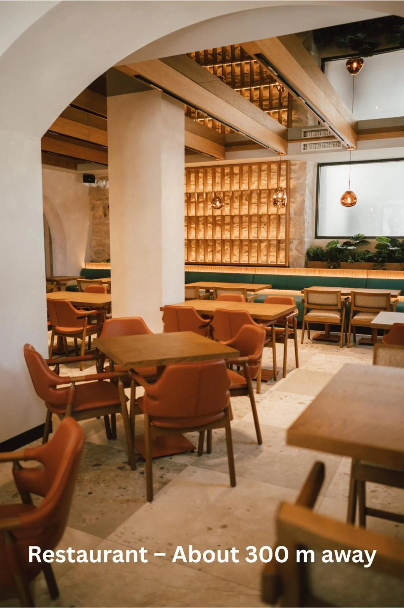 Restaurant/places to eat in Best location Rooms