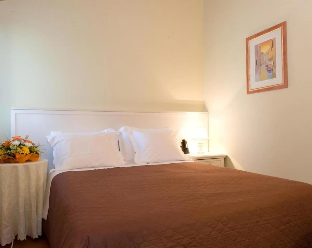 Bed in Hotel Antica Fenice