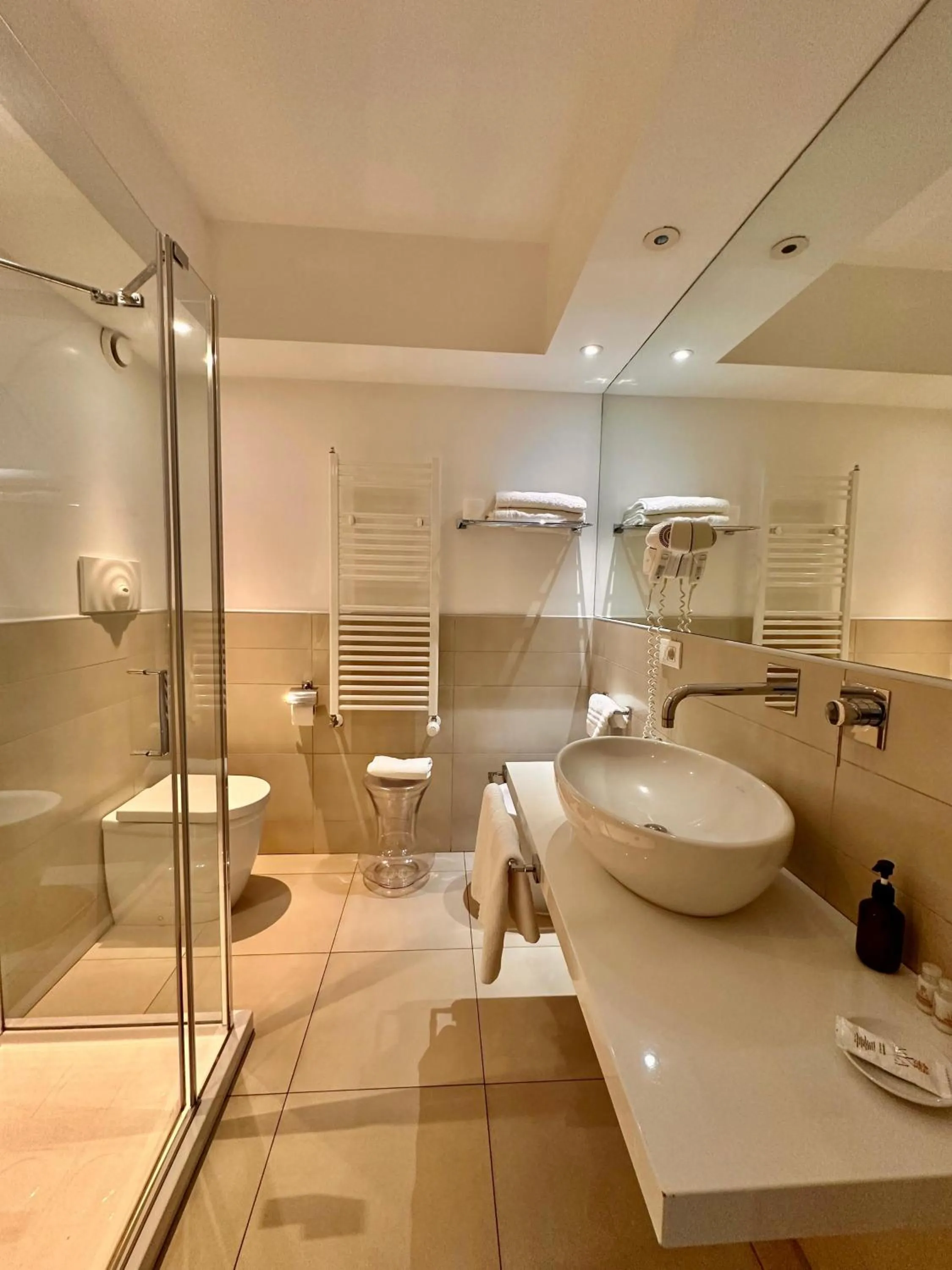 Shower in Maison R Boutique