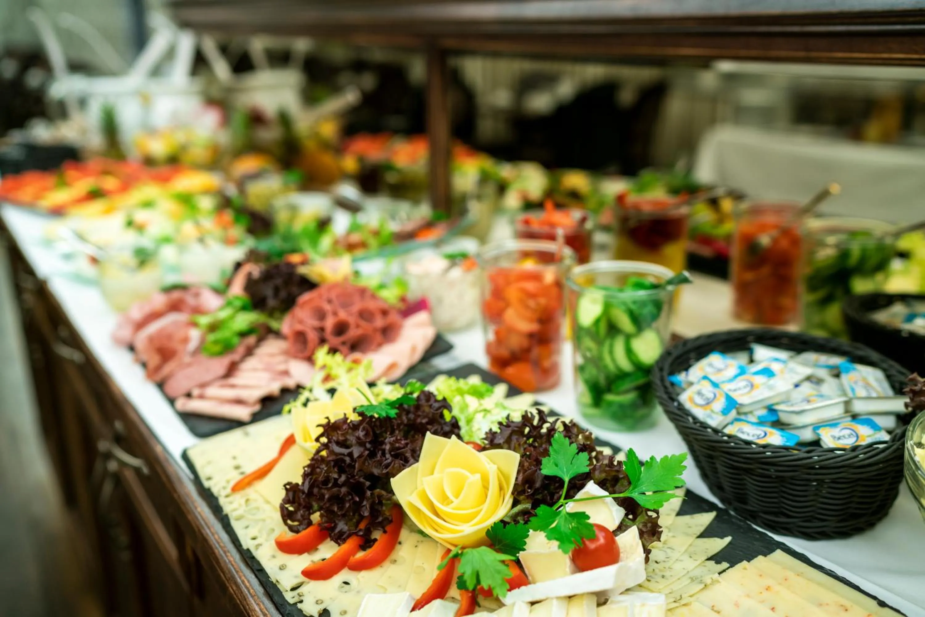 Buffet breakfast in Aparthotel Am Schloss