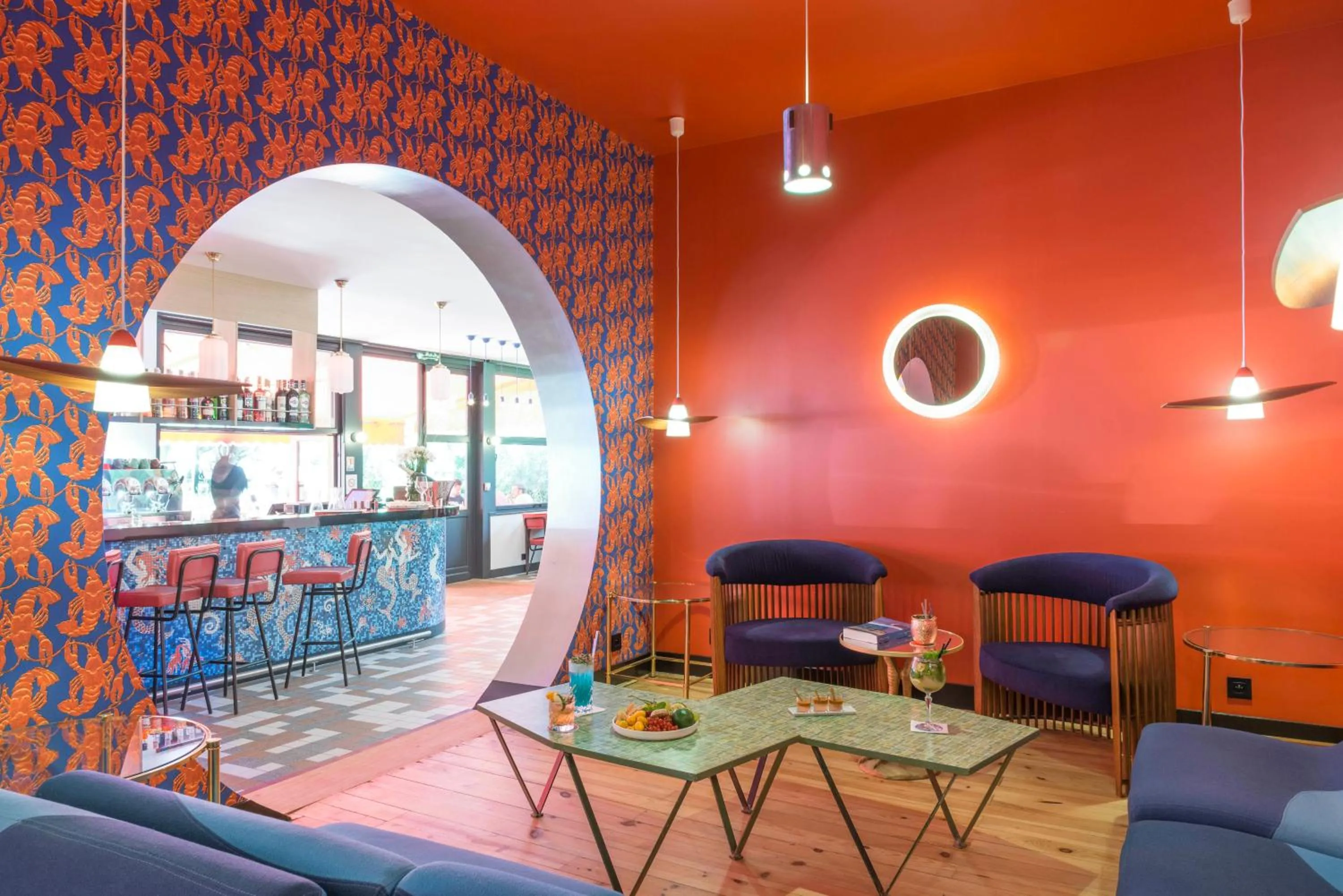 Seating area in La Guitoune