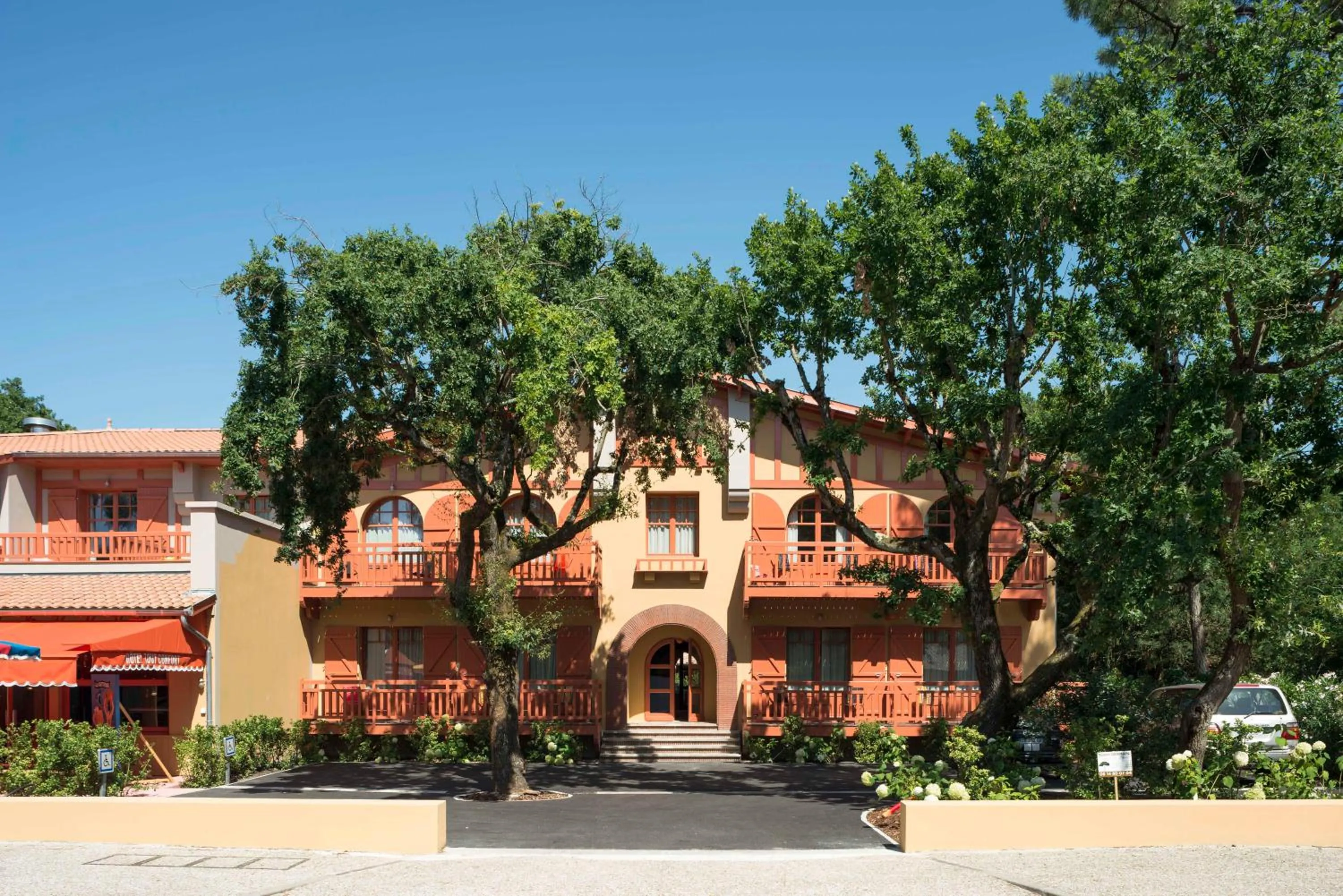 Property building in La Guitoune