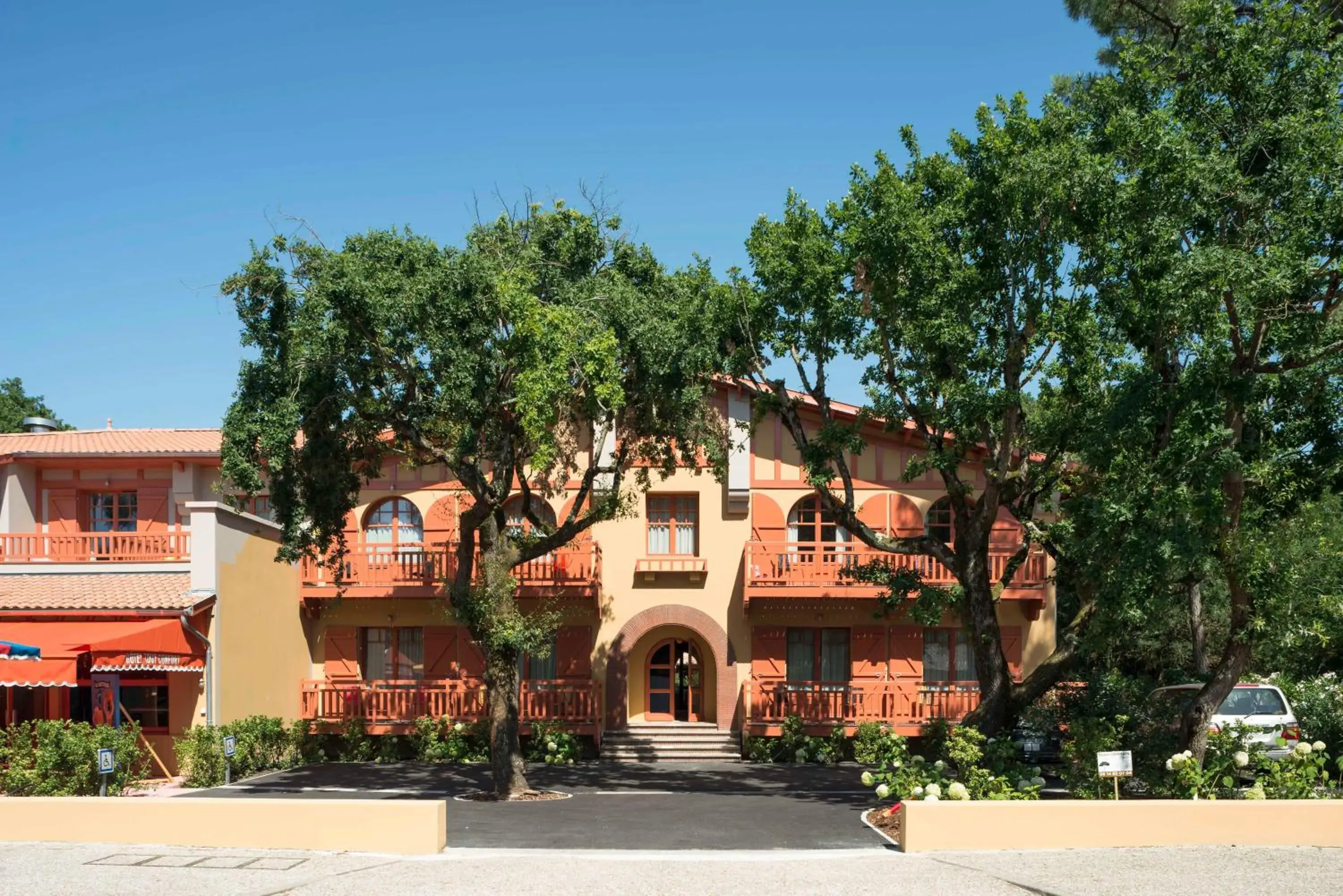 Property building in La Guitoune Property building in La Guitoune