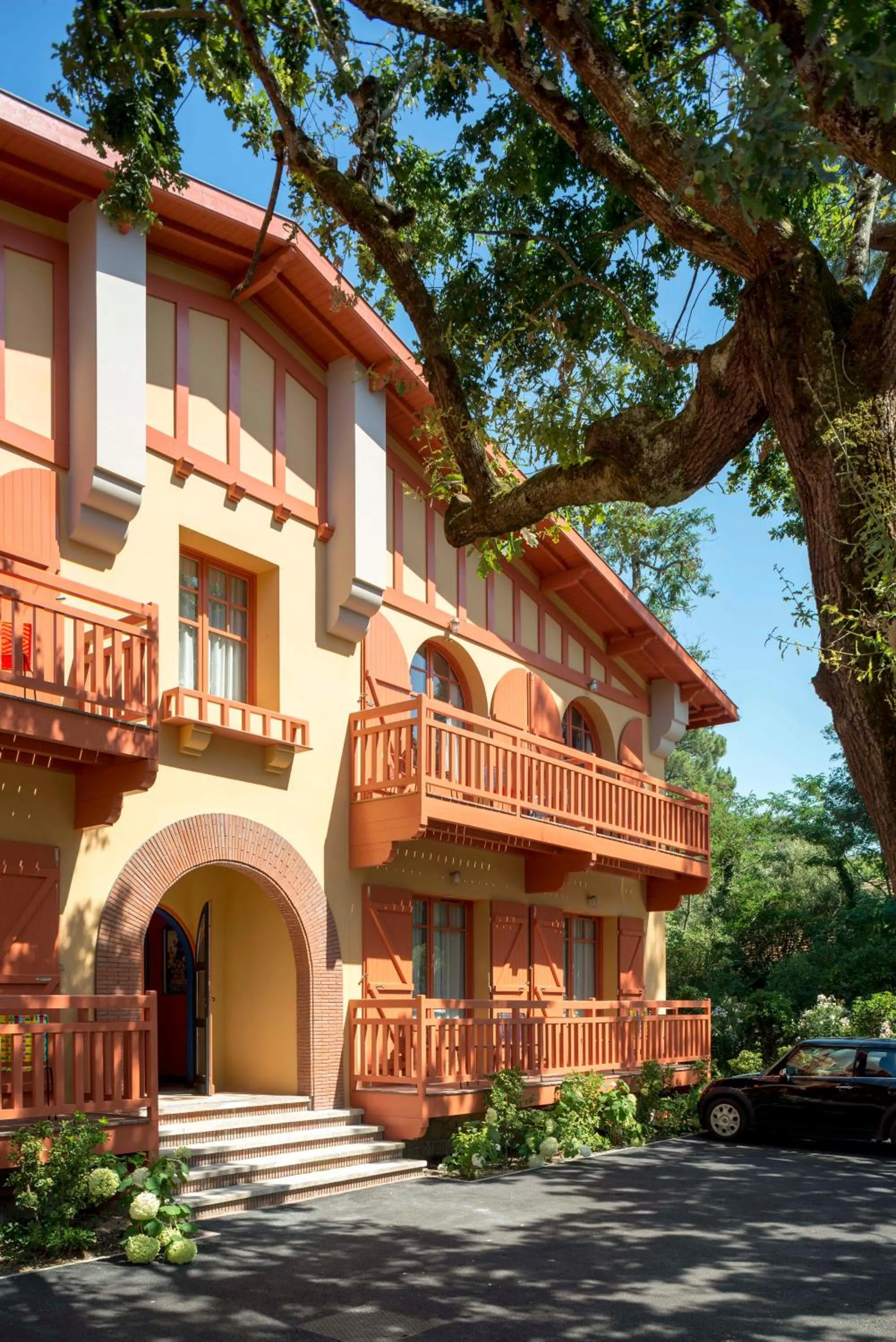 Property building in La Guitoune