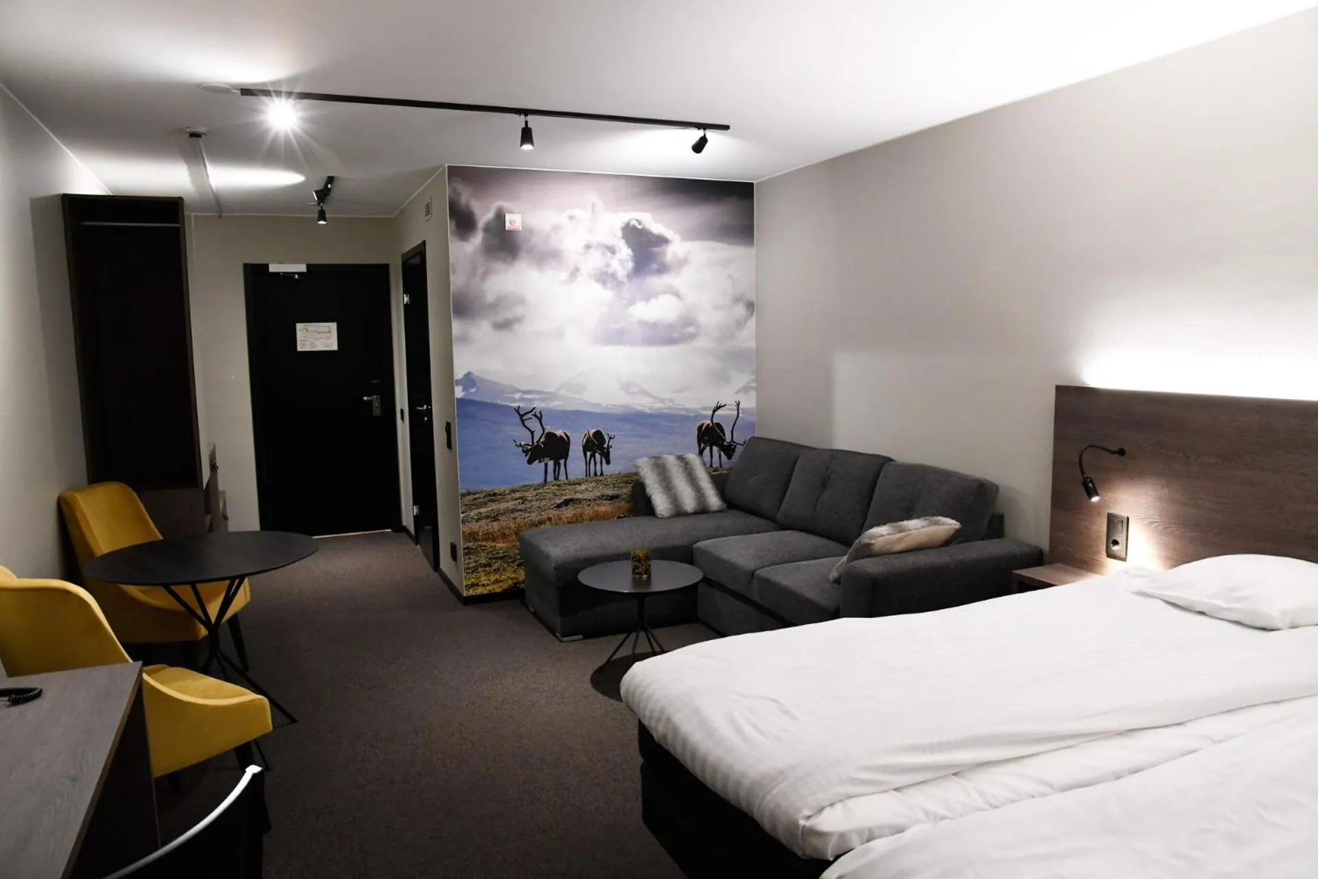 People, Bed in Pite Havsbad Piteå