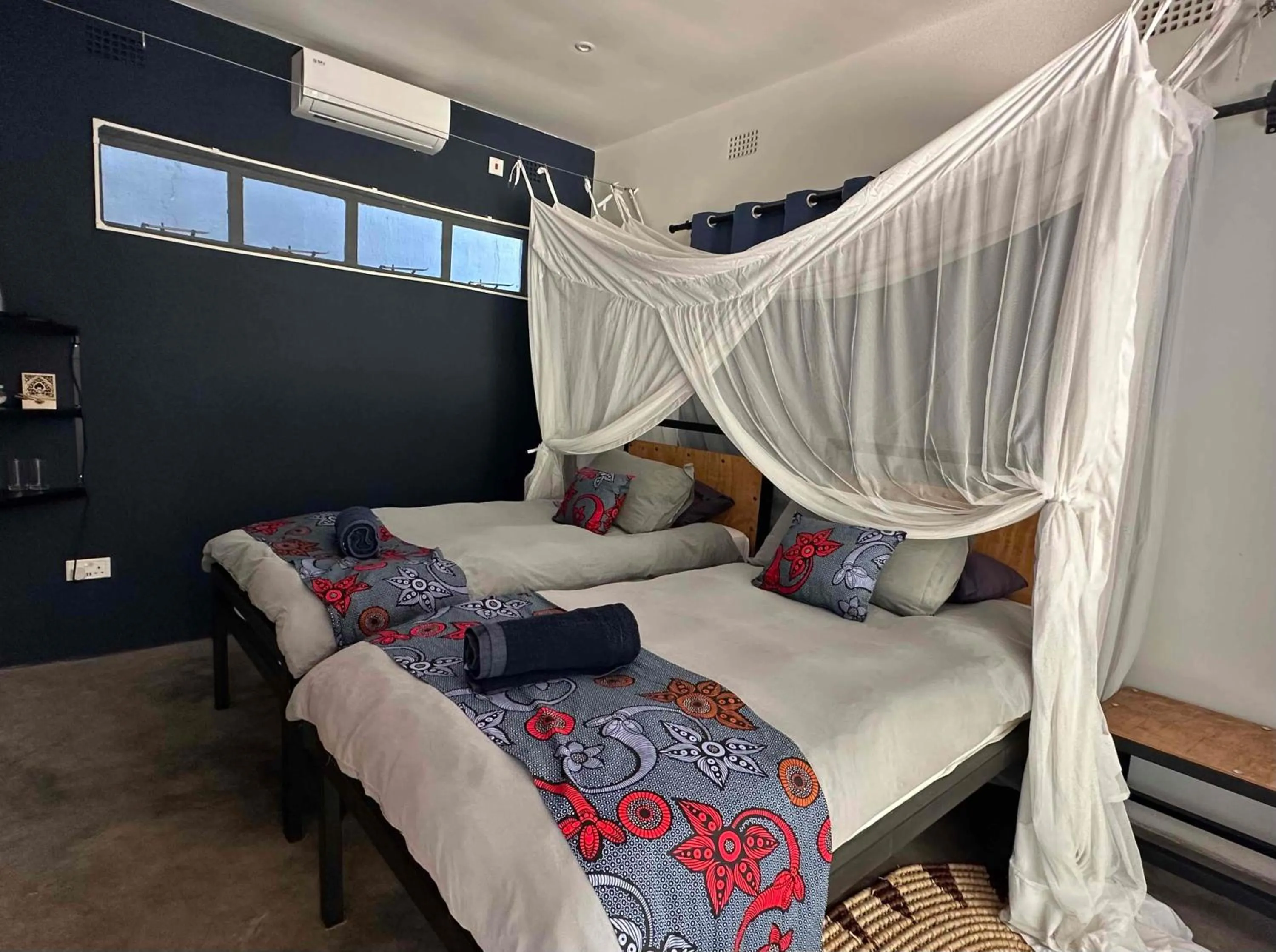 Bedroom, Bed in Fawlty Towers Accommodation & Activities