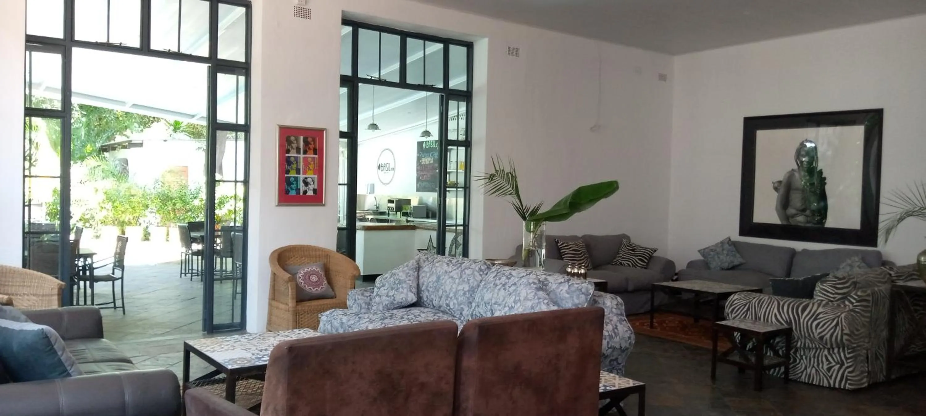 Restaurant/places to eat in Fawlty Towers Accommodation & Activities