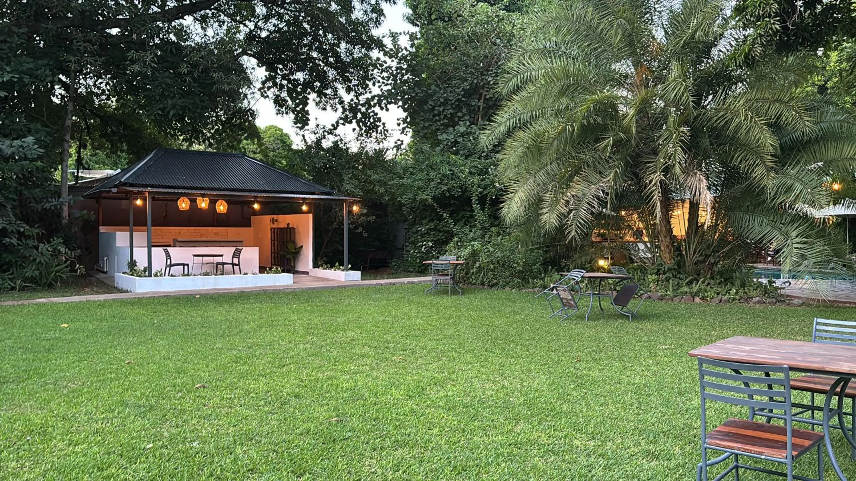 Kitchen or kitchenette in Fawlty Towers Accommodation & Activities