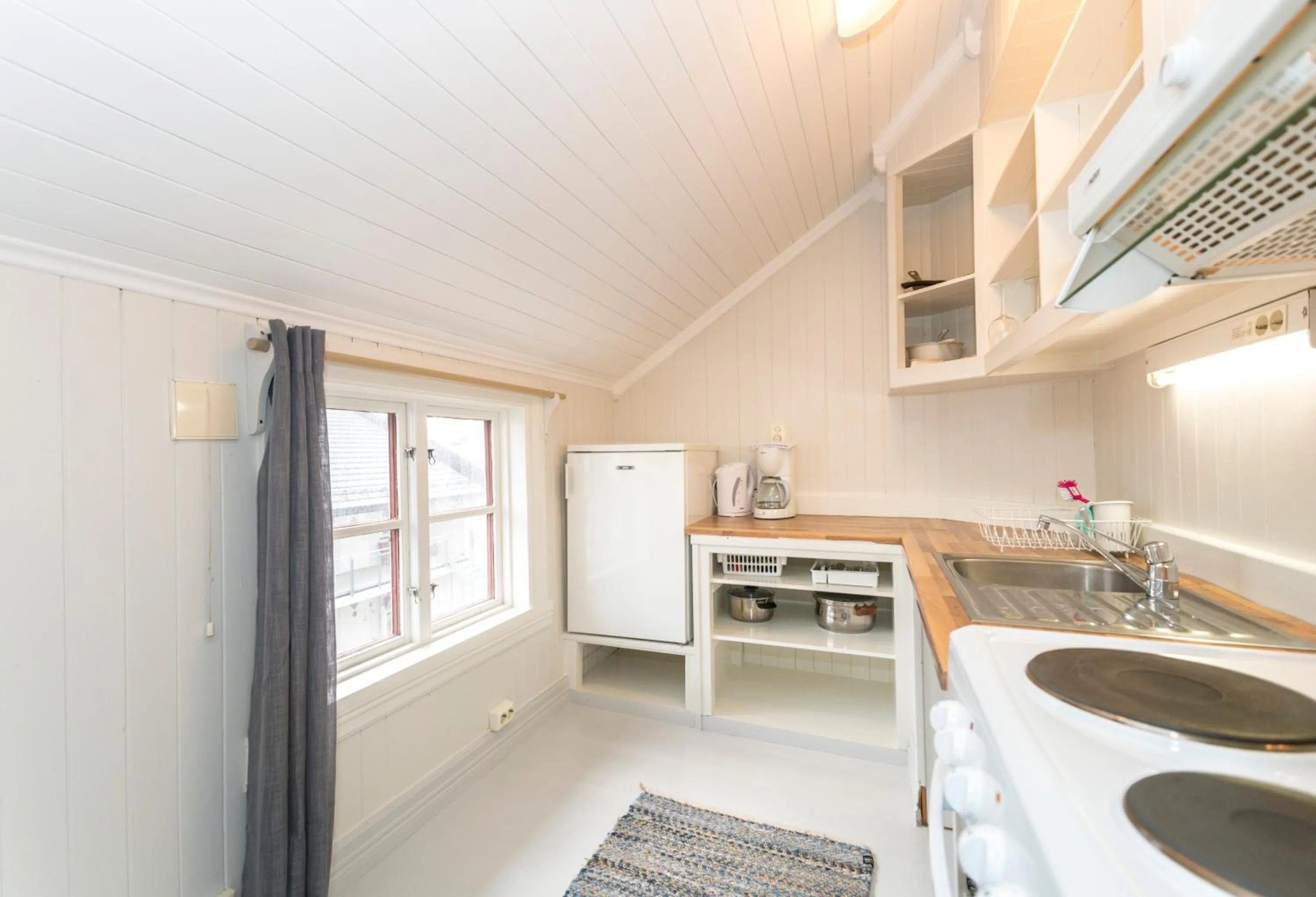 kitchen in Tyskhella Rorbuer