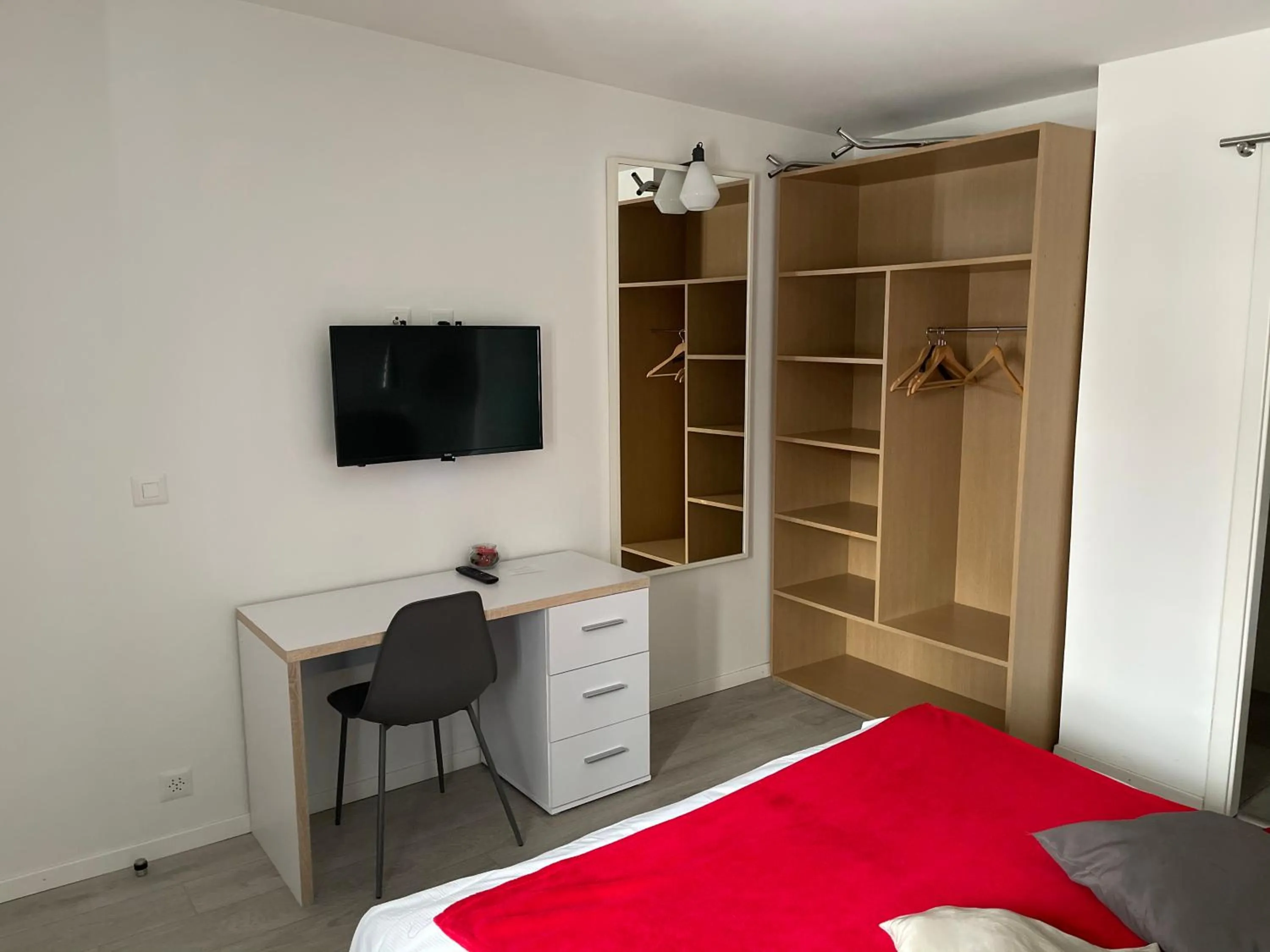 TV and multimedia, Bed in Relais de l'Aérodrome