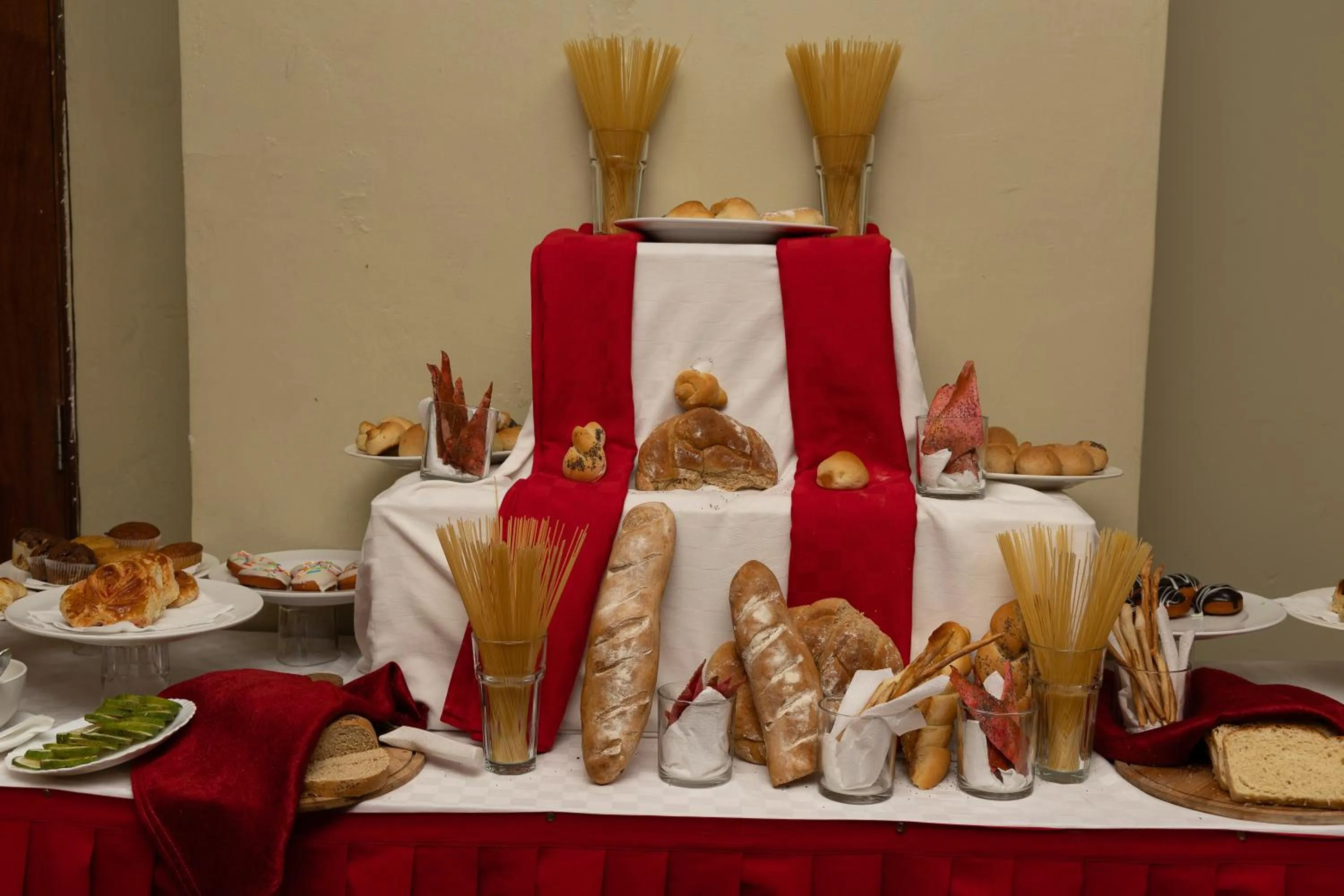 Buffet breakfast in Maxland Hotel