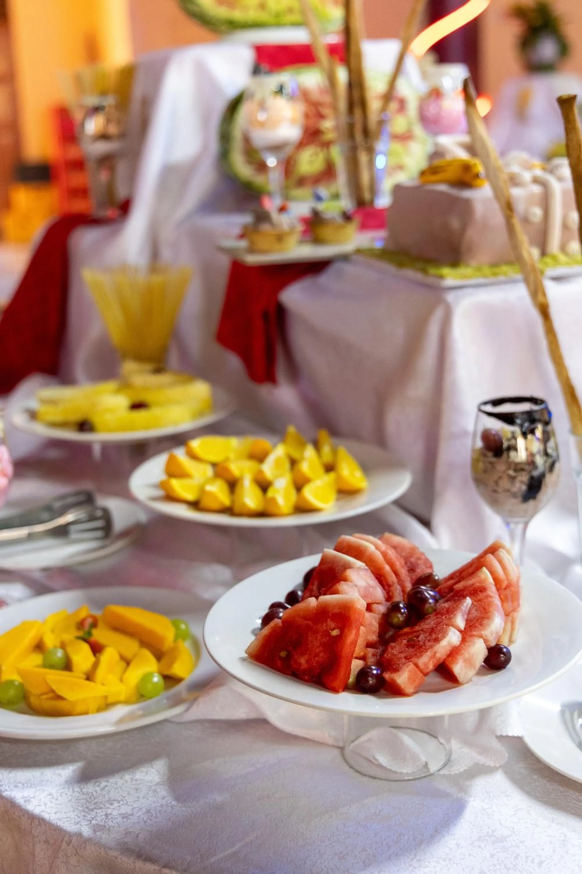 Food and drinks in Maxland Hotel