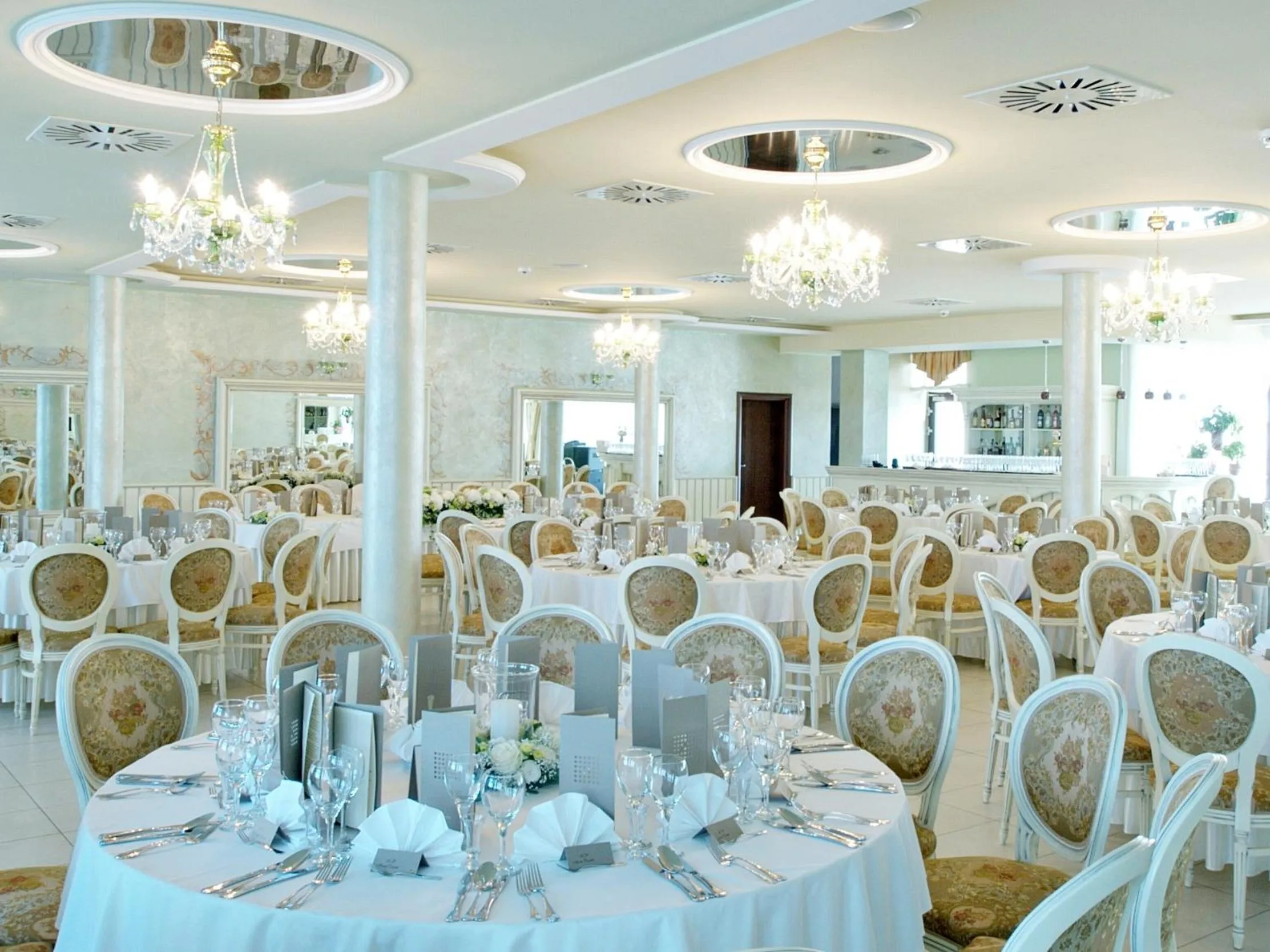 Restaurant/places to eat in Hotel Fajkier