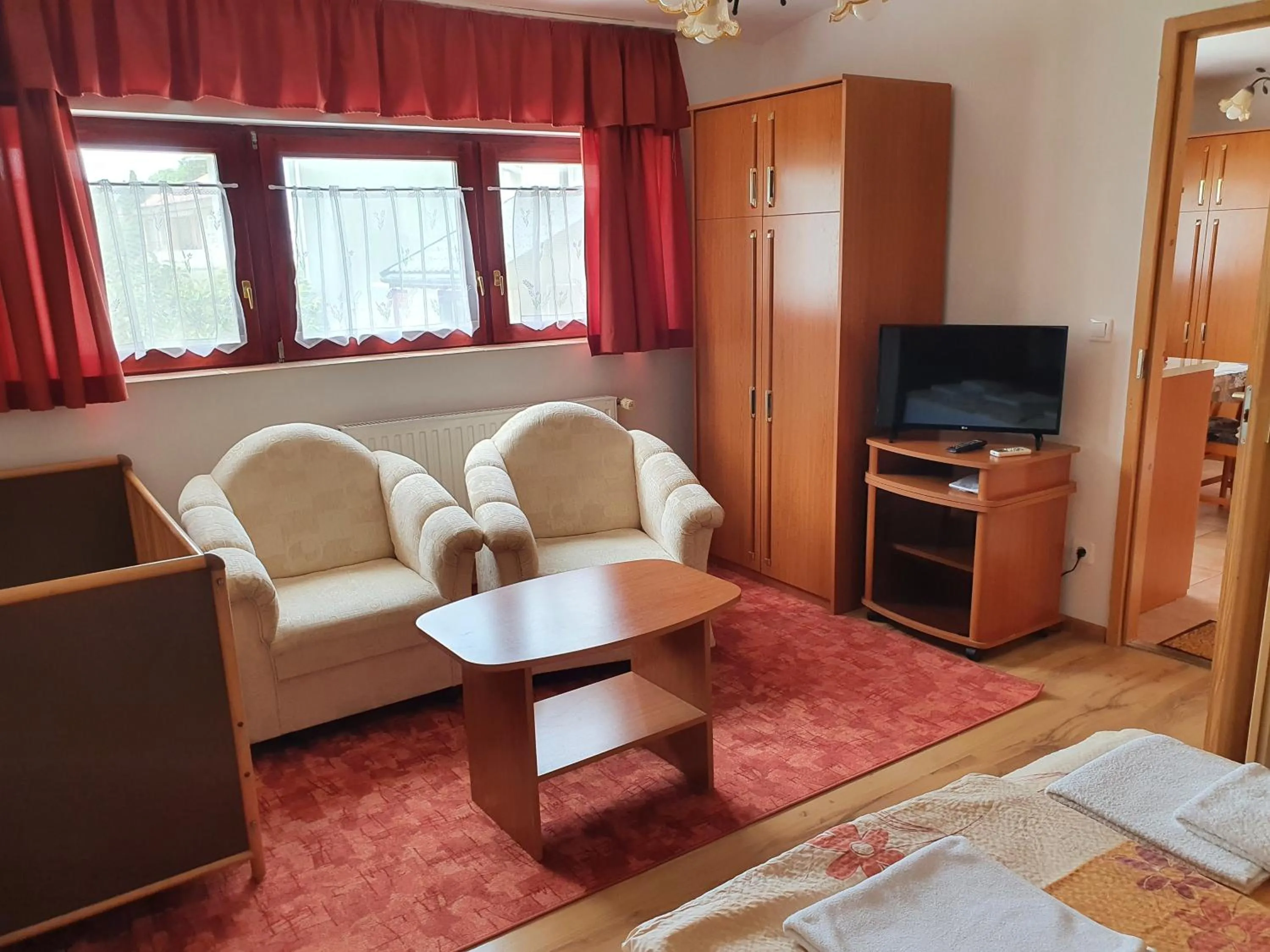 TV and multimedia in Apart Júlia Villa
