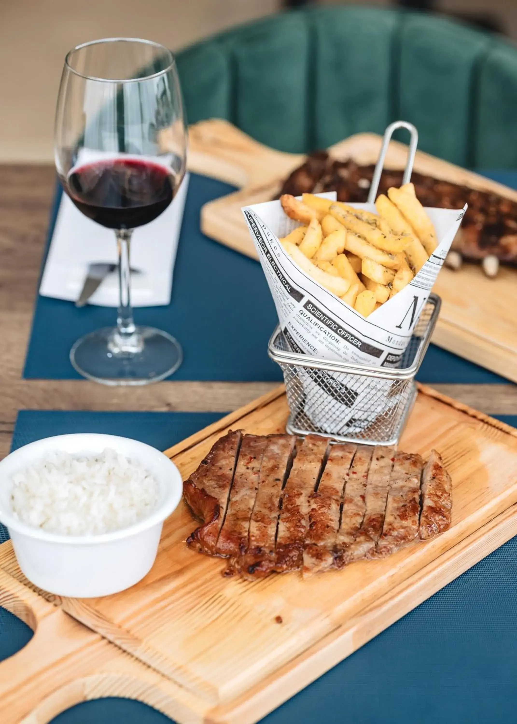 Restaurant/places to eat in Oporto Airport & Business Hotel Restaurant/places to eat in Oporto Airport & Business Hotel