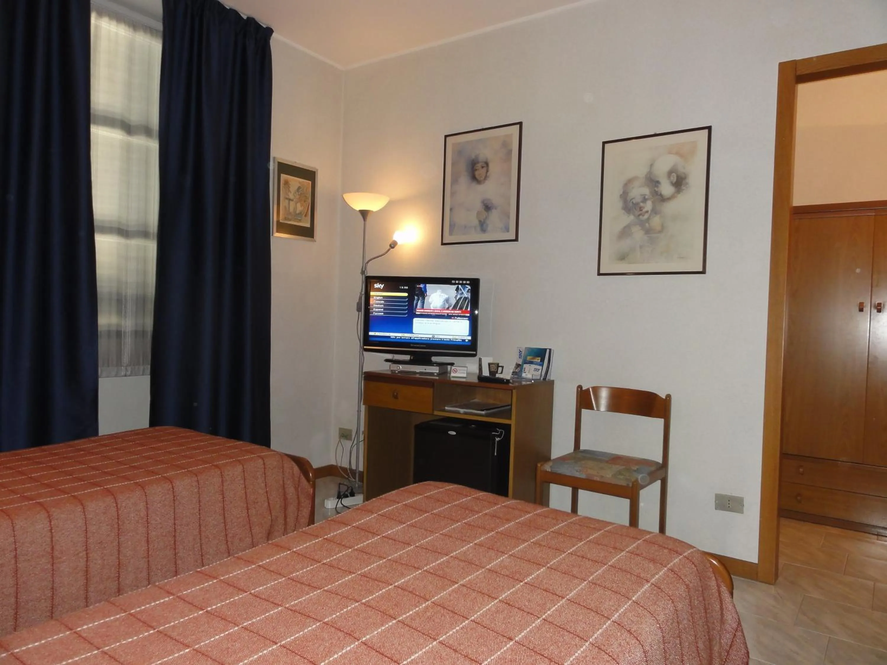 Bedroom, Bed in Albergo Ristorante Grigna