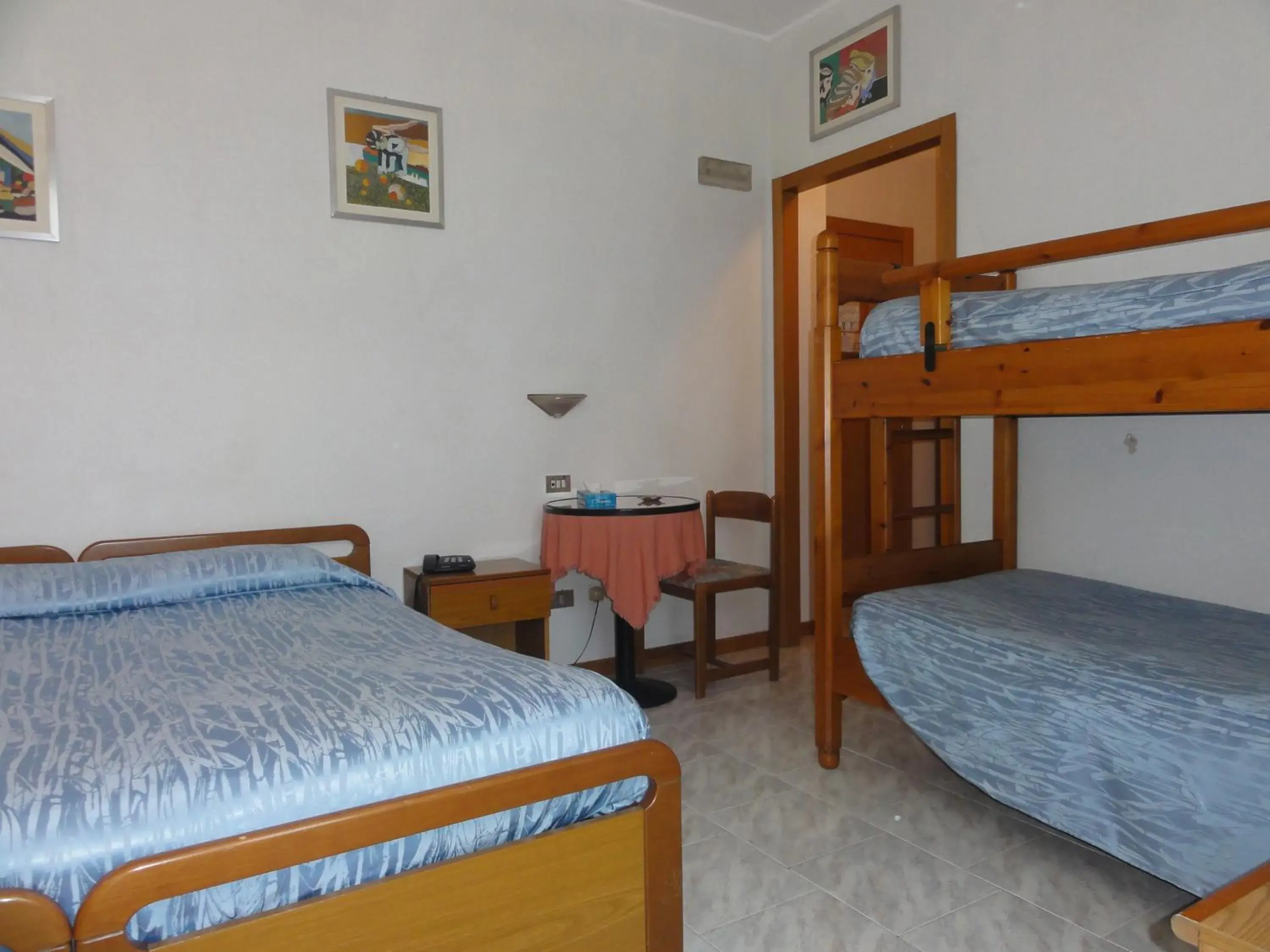 Quadruple Room in Albergo Ristorante Grigna Quadruple Room in Albergo Ristorante Grigna
