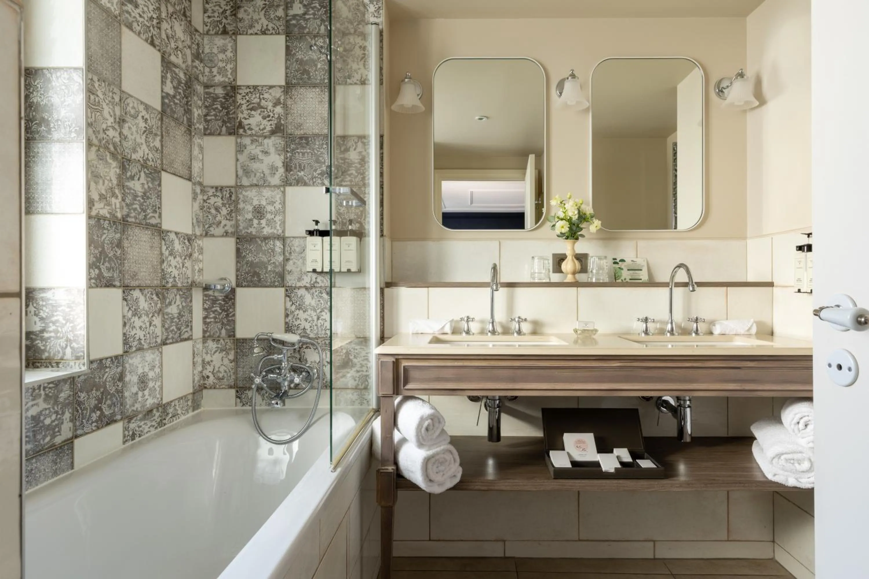 Bathroom in Royal Madeleine Hotel & Spa