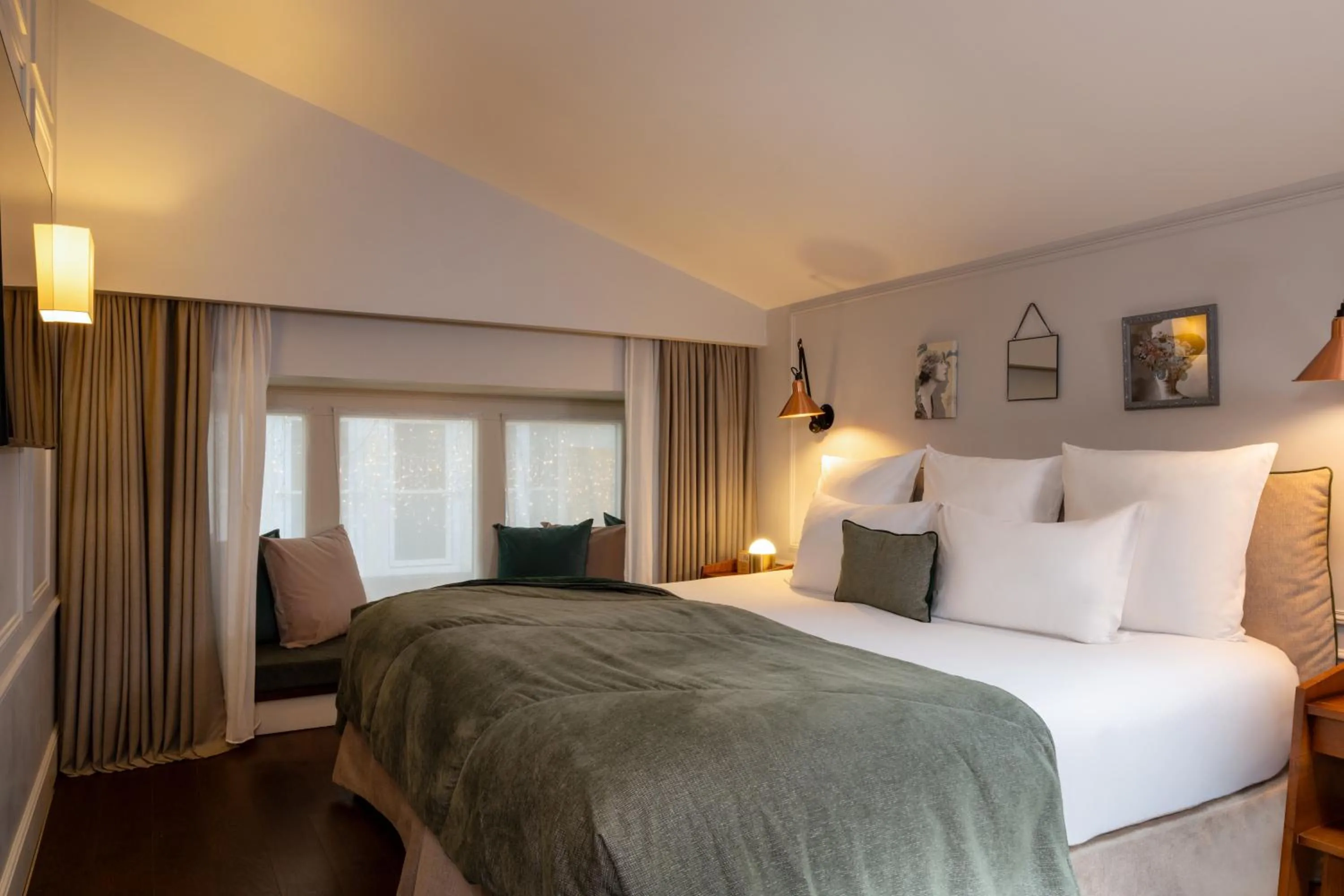 Bedroom, Bed in Royal Madeleine Hotel & Spa