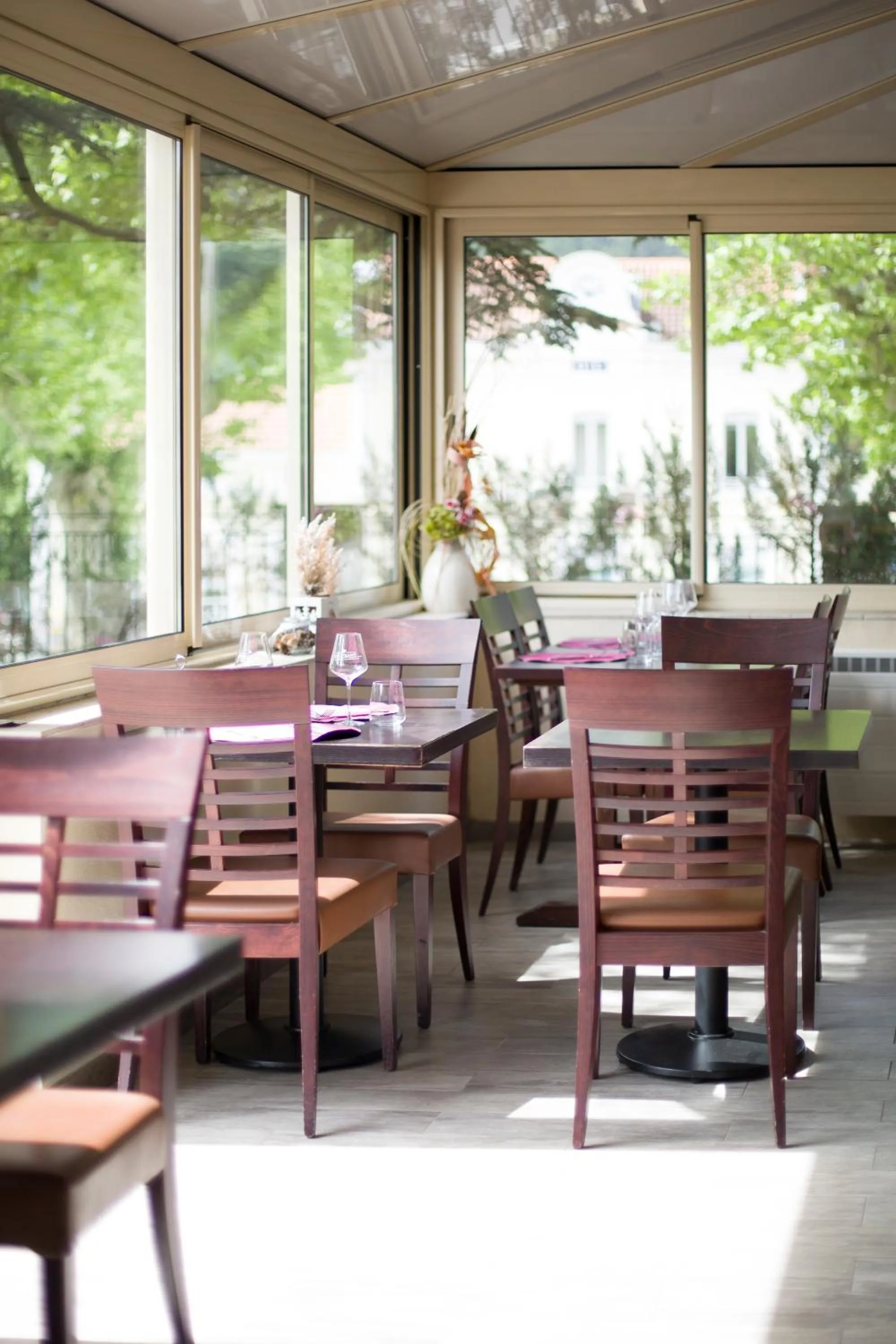 Restaurant/places to eat in Logis Hotel & Restaurant Le Carnot