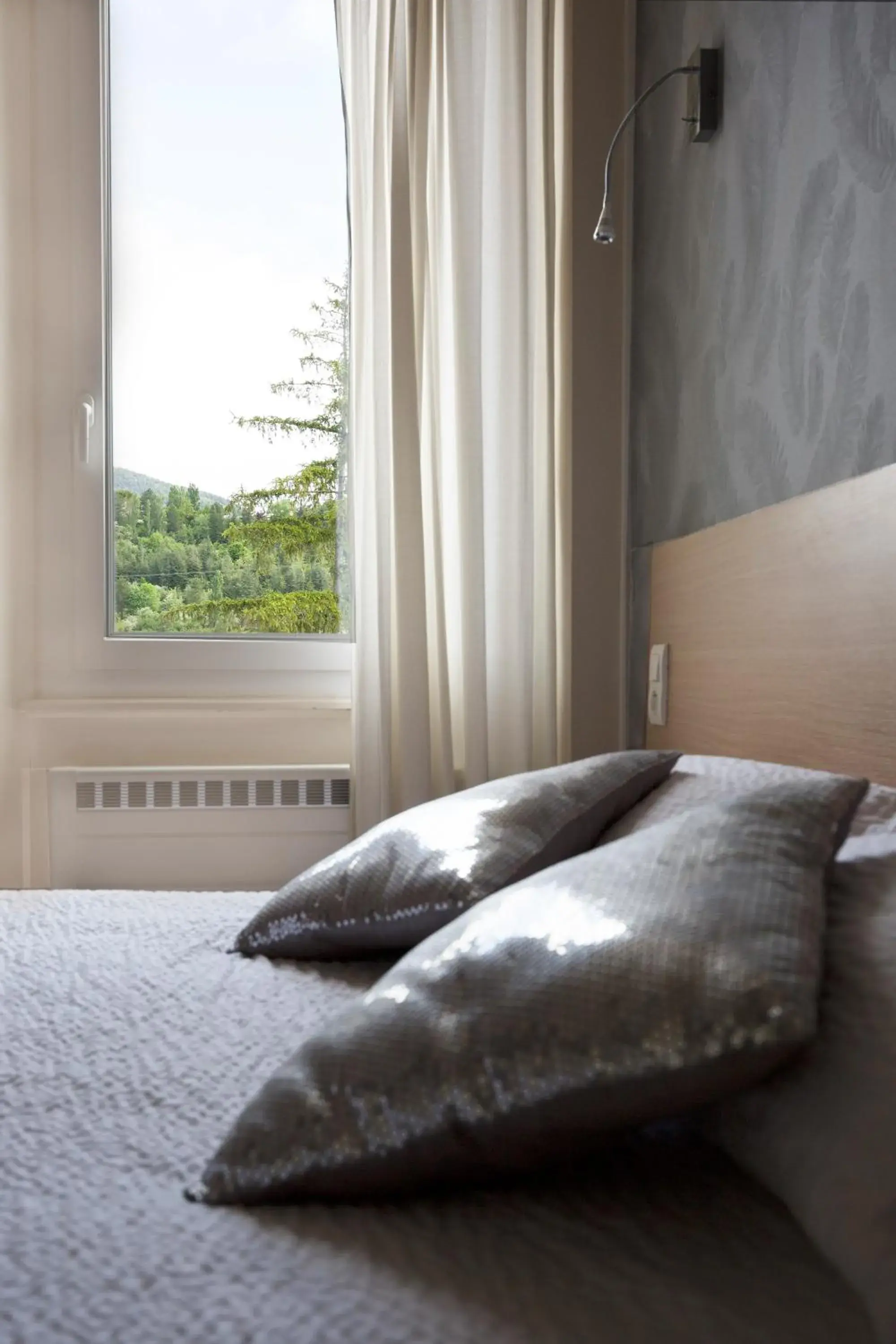 Bed in Logis Hotel & Restaurant Le Carnot Bed in Logis Hotel & Restaurant Le Carnot