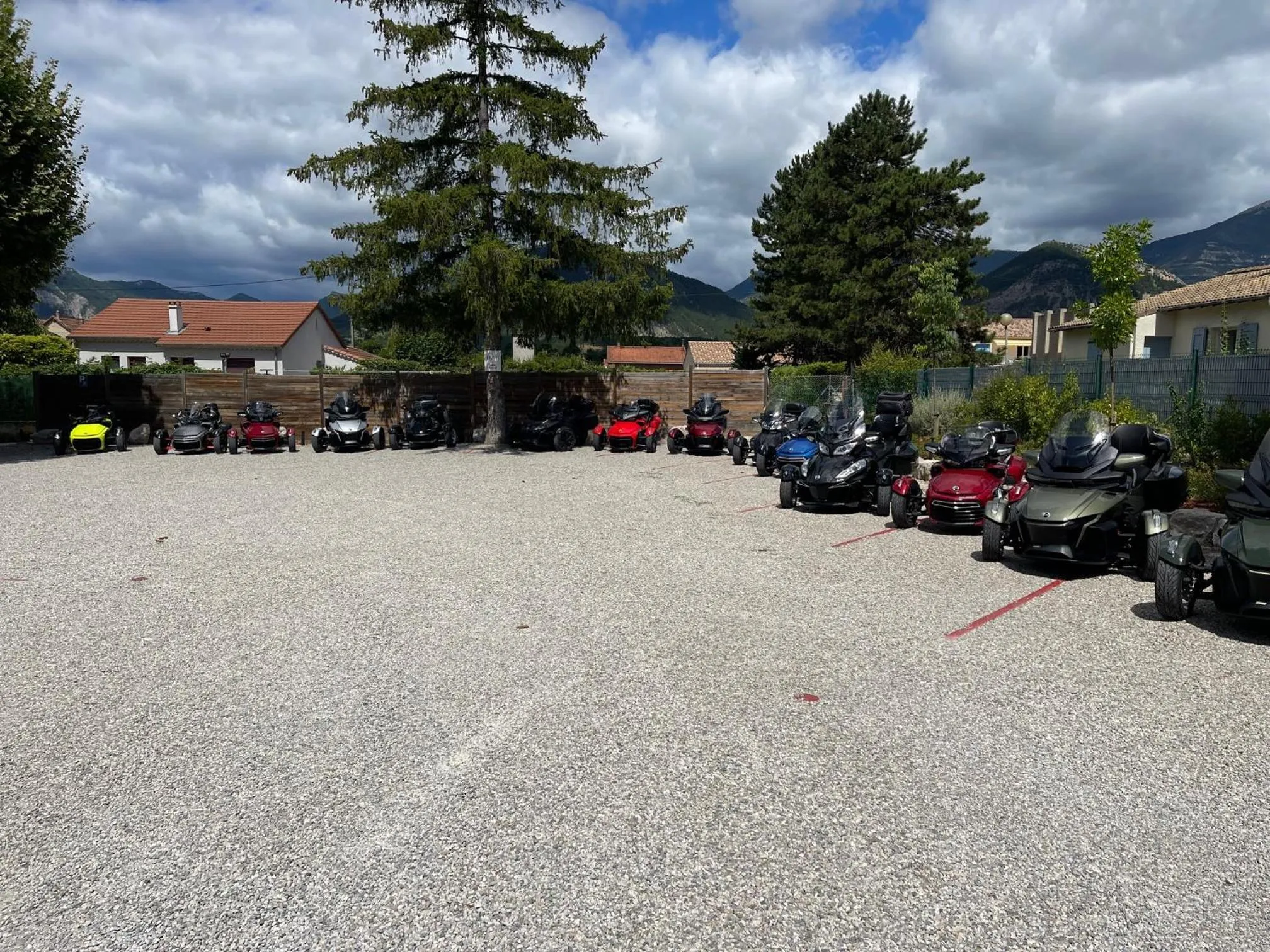 Parking in Logis Hotel & Restaurant Le Carnot