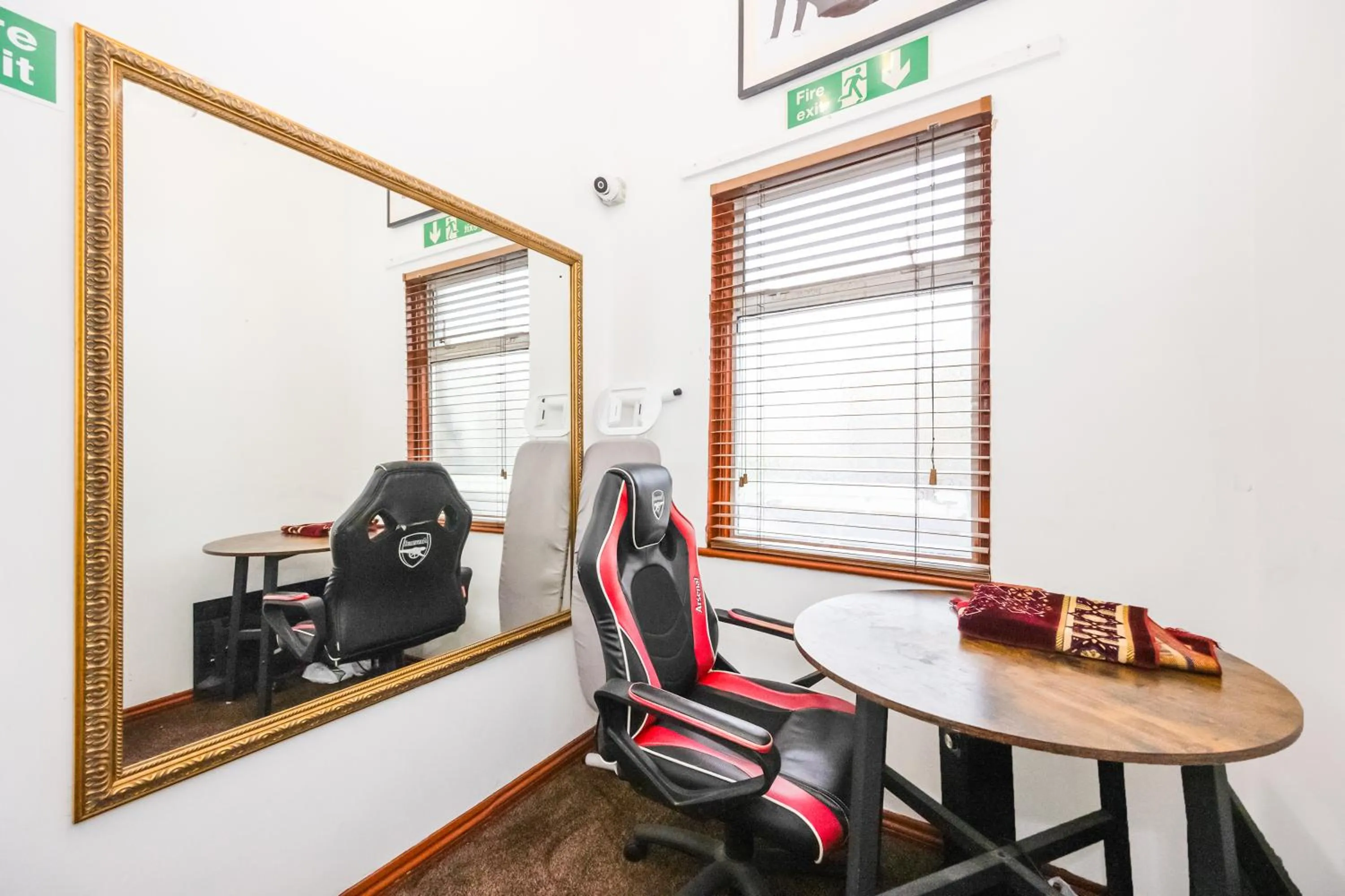 Lobby or reception in Arinza Hotel, London Ilford