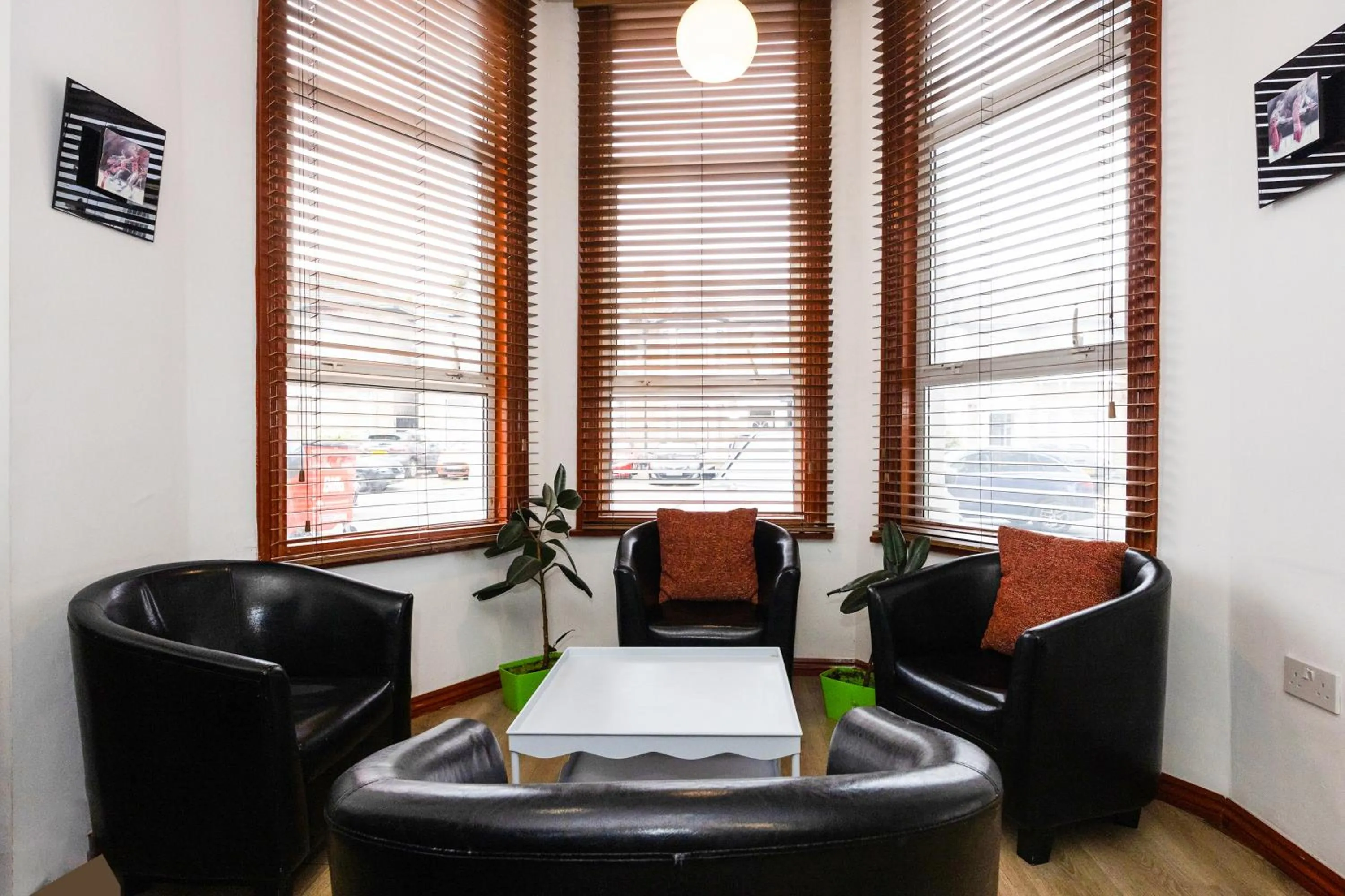 Lobby or reception in Arinza Hotel, London Ilford