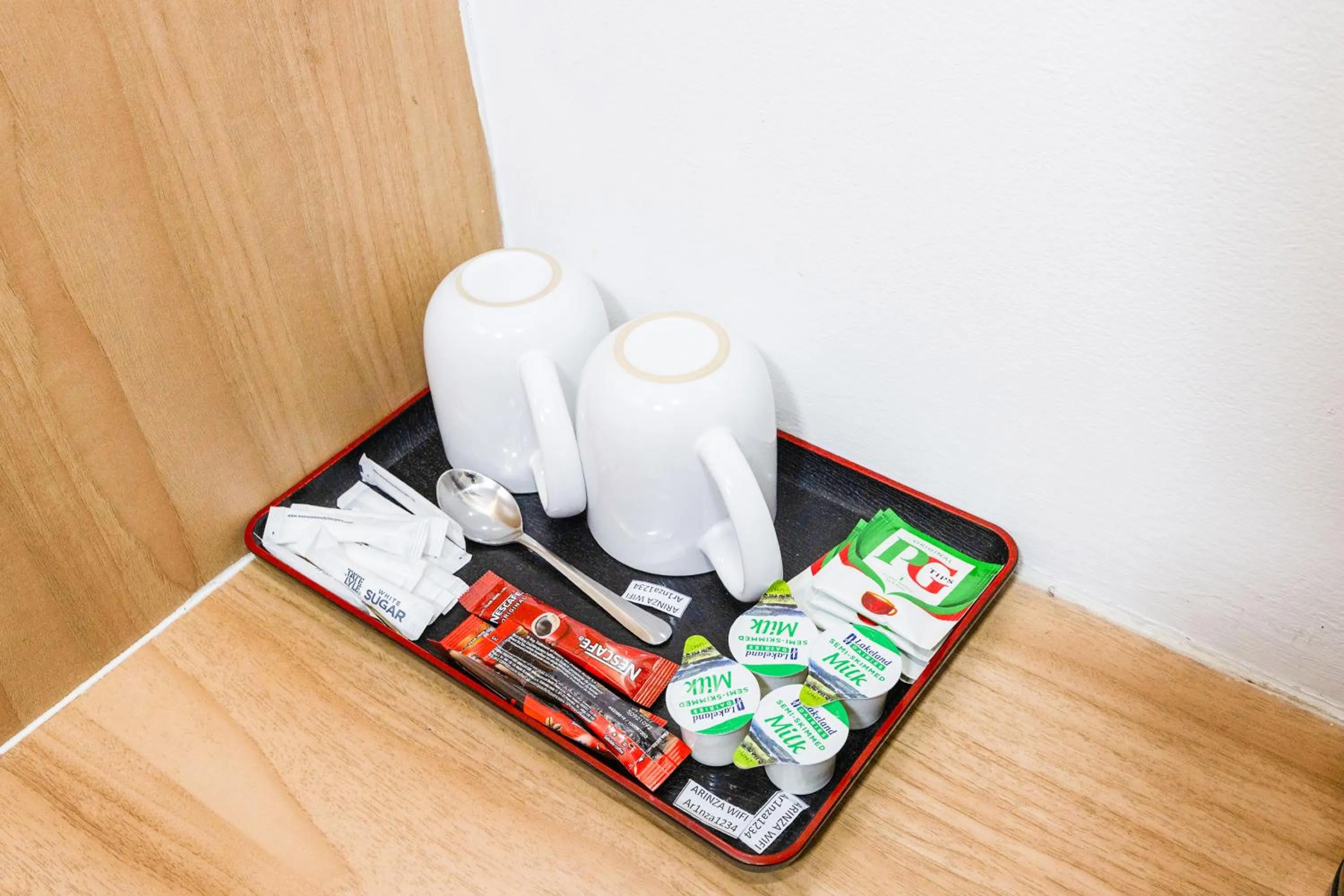 Coffee/tea facilities in Arinza Hotel, London Ilford