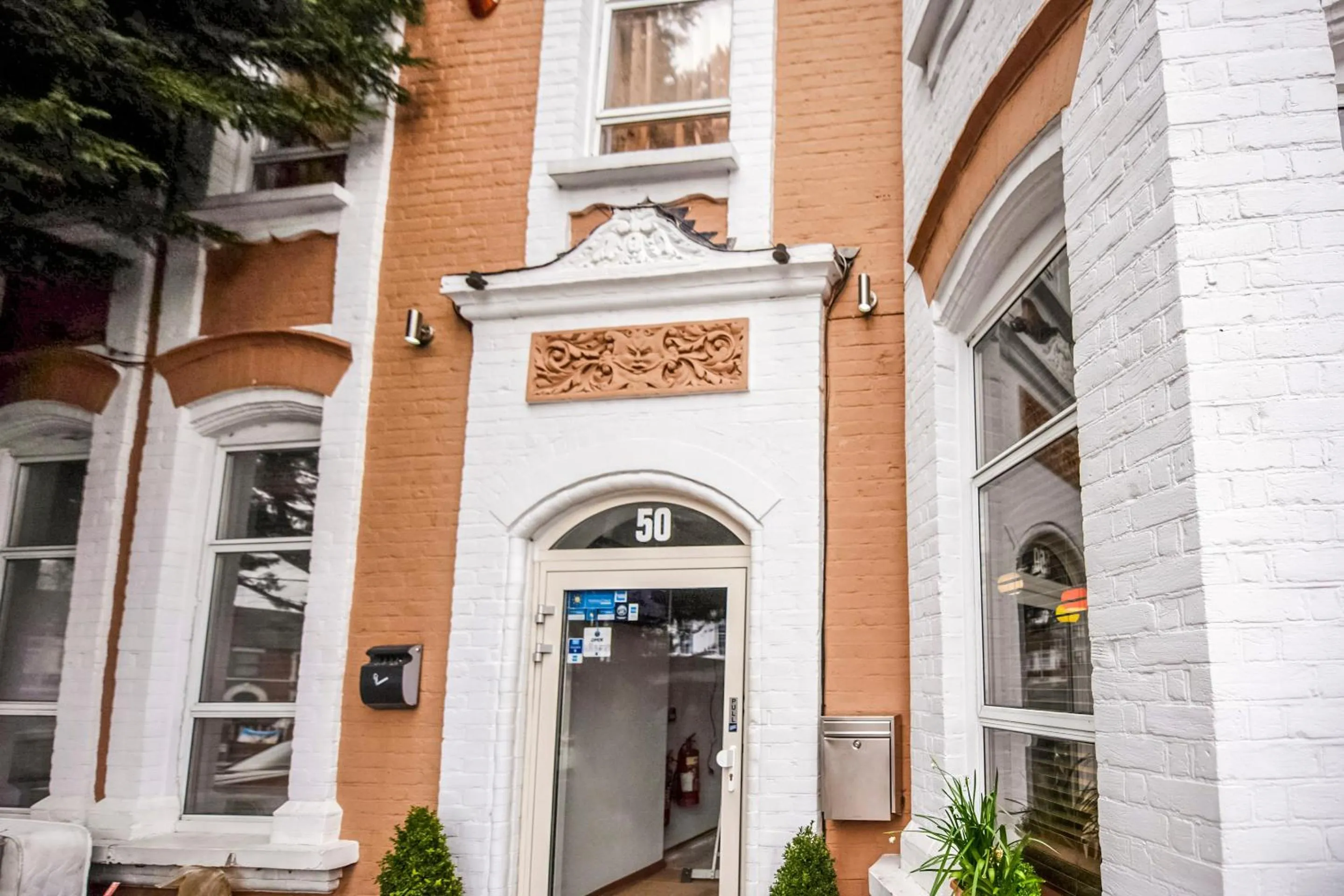 Facade/entrance in Arinza Hotel, London Ilford