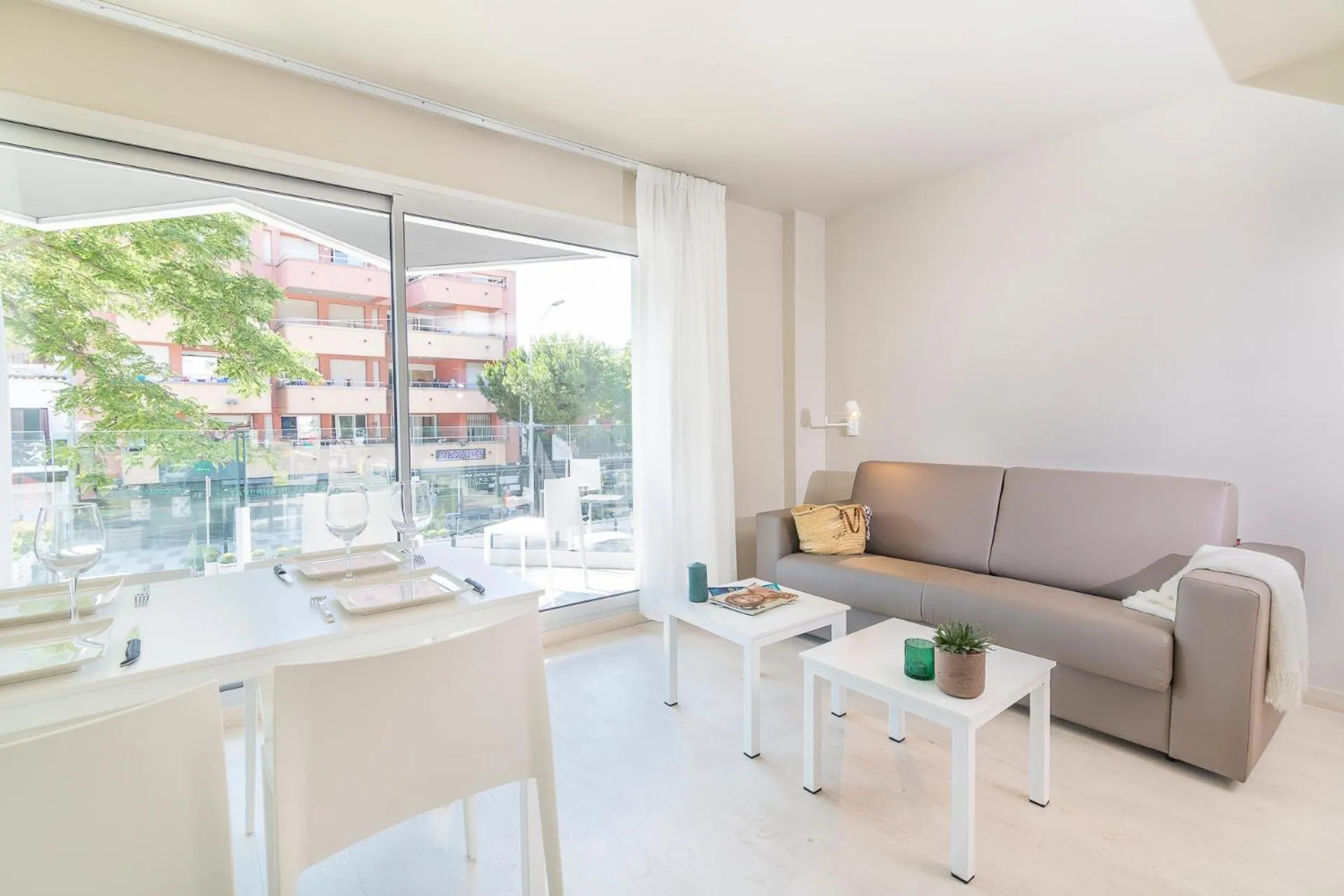 Seating area in Daro Apartments