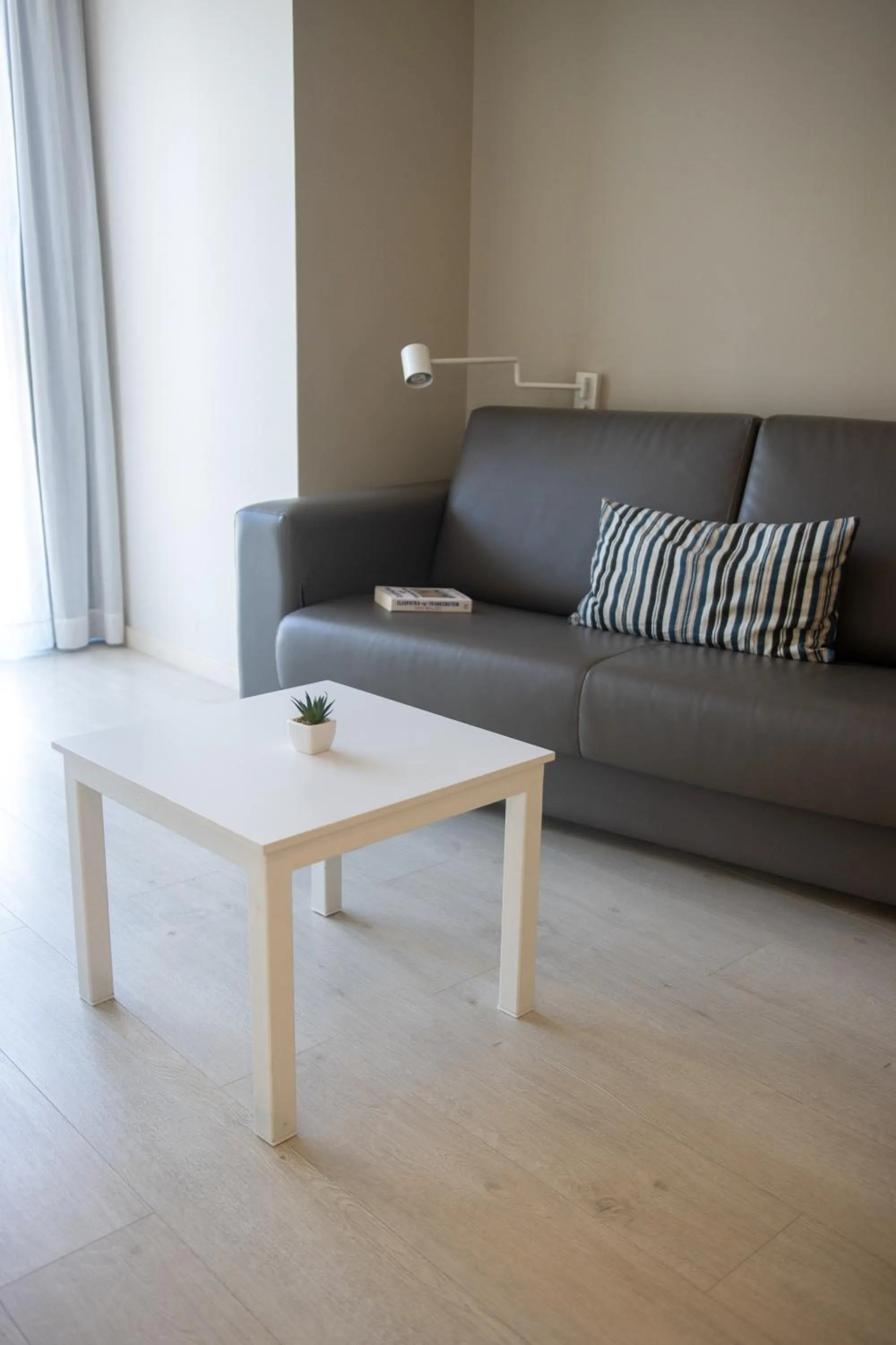 Seating area in Daro Apartments