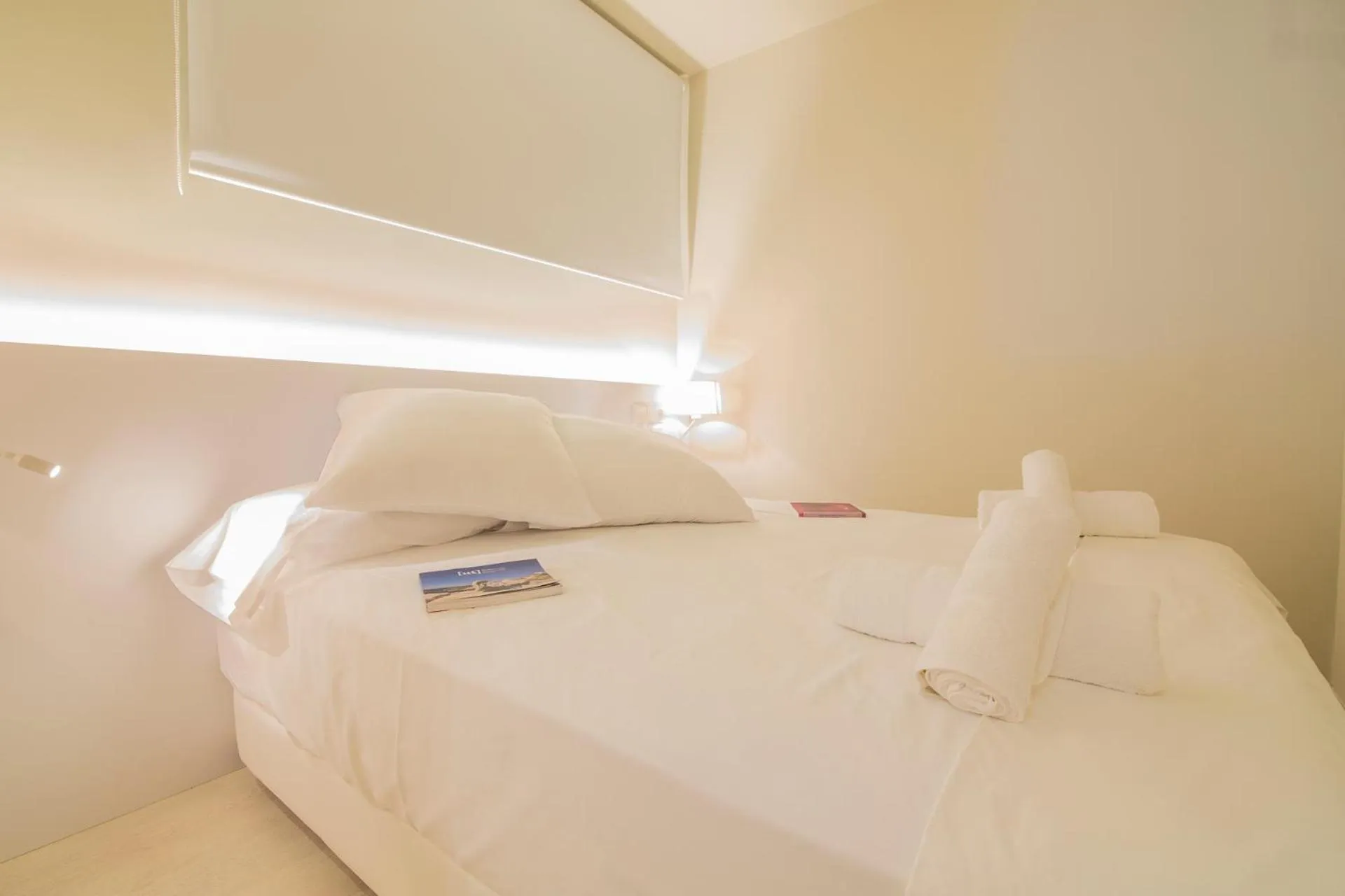 Bedroom, Bed in Daro Apartments