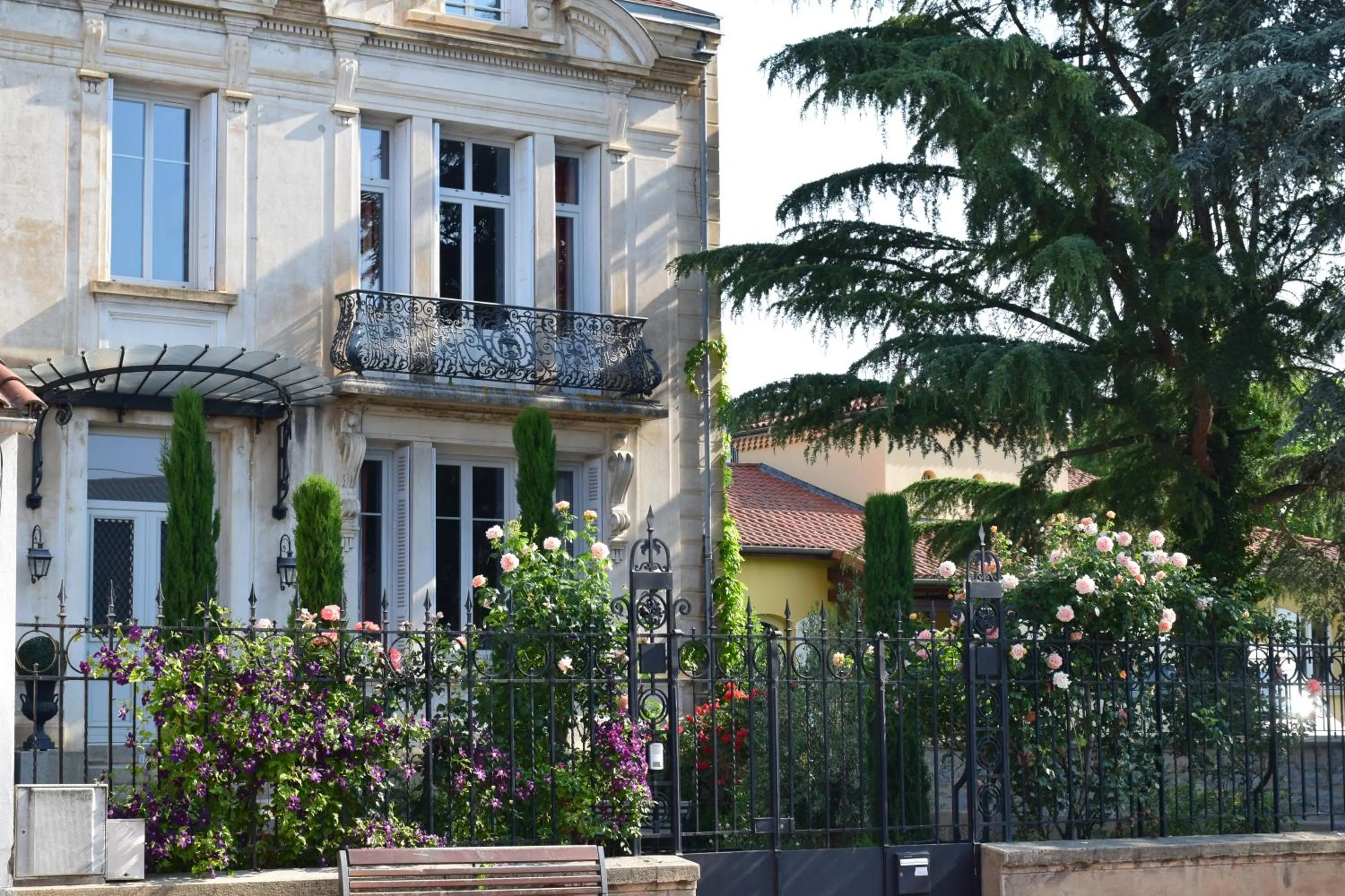 Facade/entrance in CLOCHI-CLOCHA