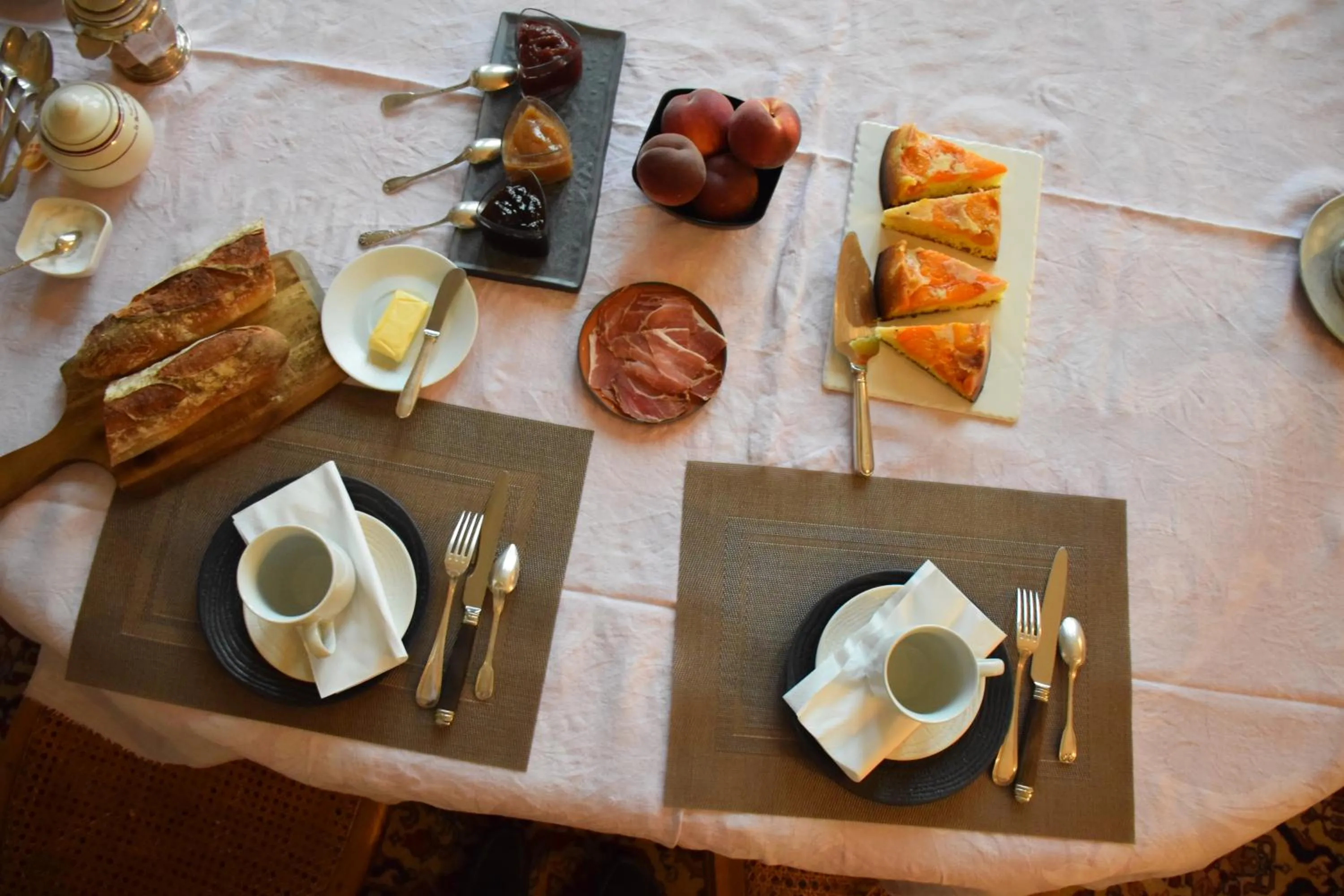 Breakfast in CLOCHI-CLOCHA