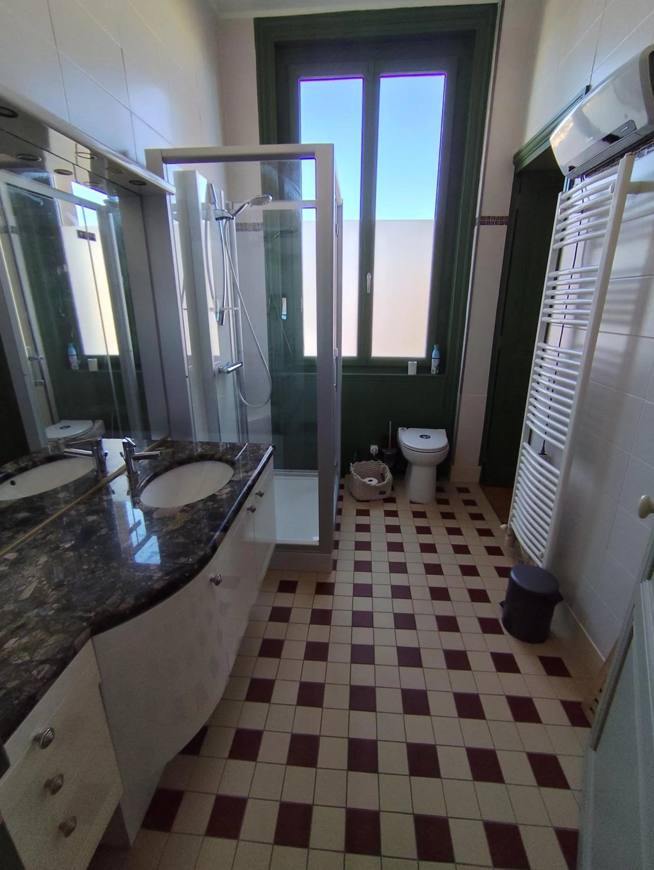 Bathroom in CLOCHI-CLOCHA