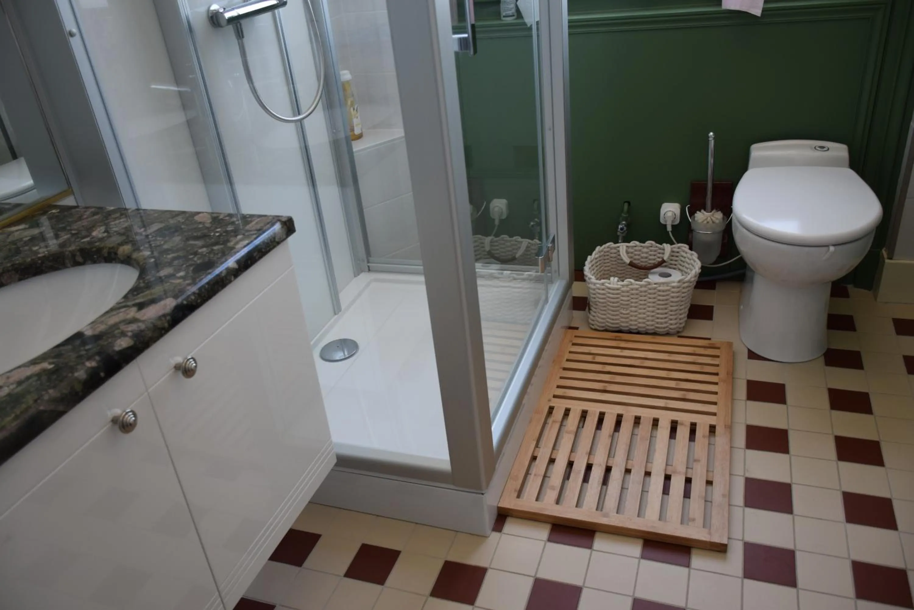 Bathroom in CLOCHI-CLOCHA